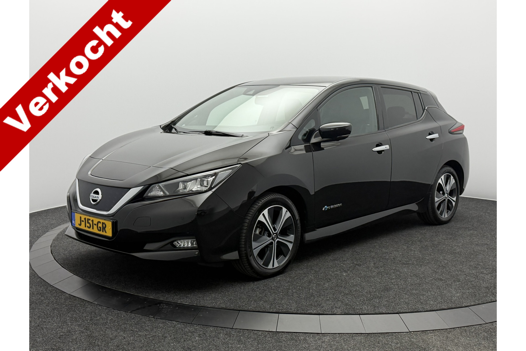 Nissan Leaf Tekna 40 kWh SOH 90,8% | Led | 360° Camera | Navigatie | Stoel/Stuurverwarming | Bose Geluid Systeem 2020 - voorkant