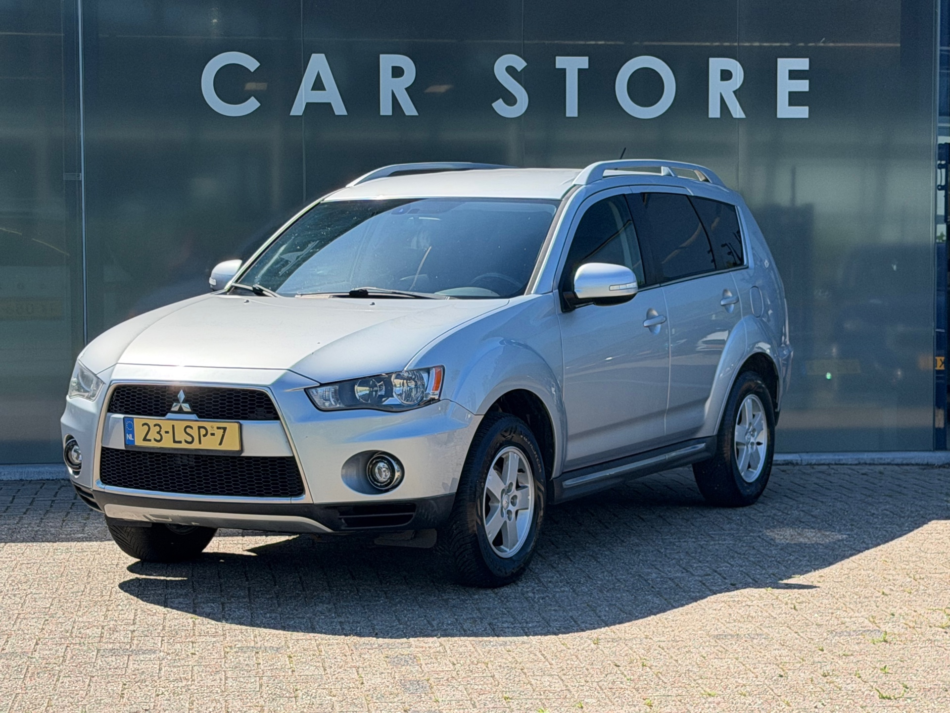 Mitsubishi Mitsubishi Outlander 2.0 Intro Edition 2010 - voorkant