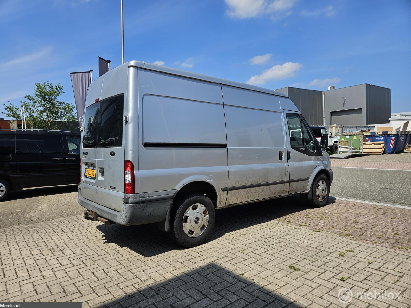 Foto van Ford Transit 350m Van 140dpf 4.27 AWD