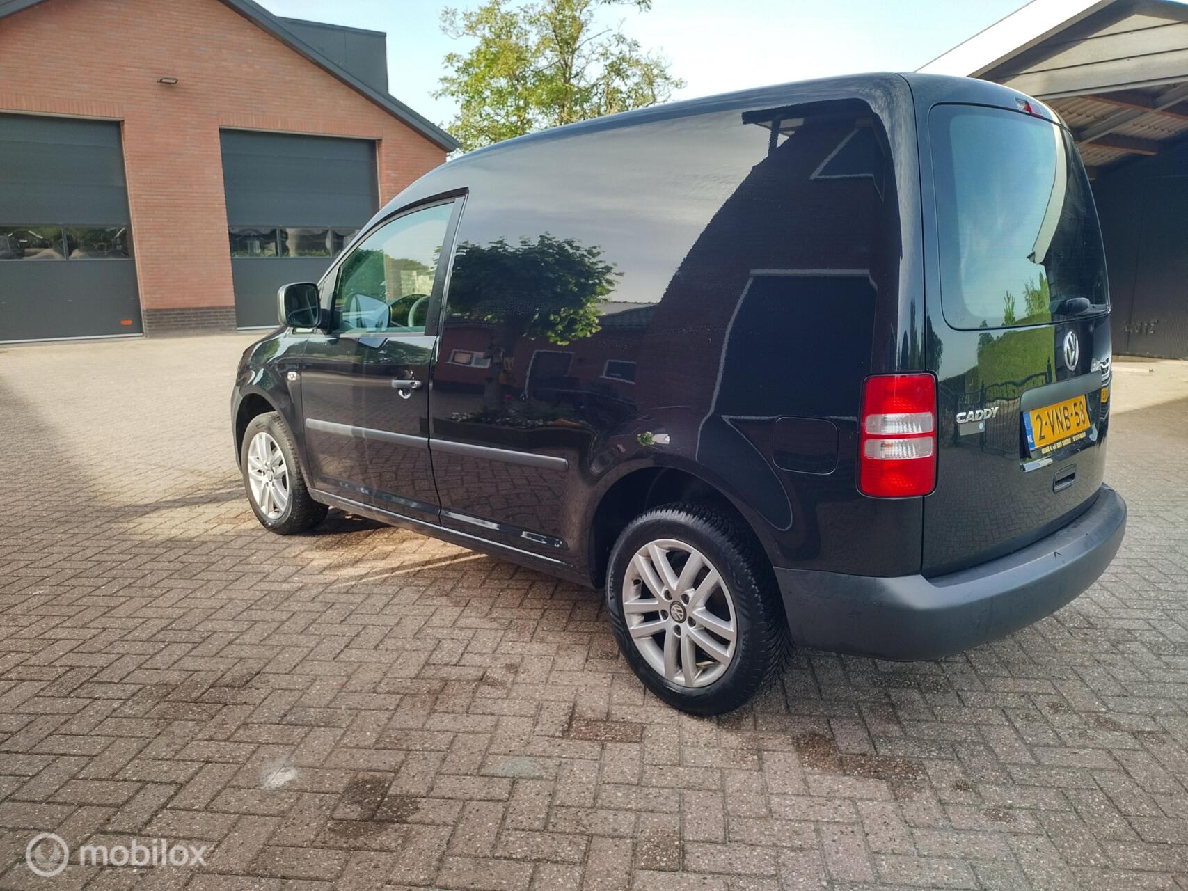 Volkswagen Caddy 1.6 TDI 2011 - voorkant