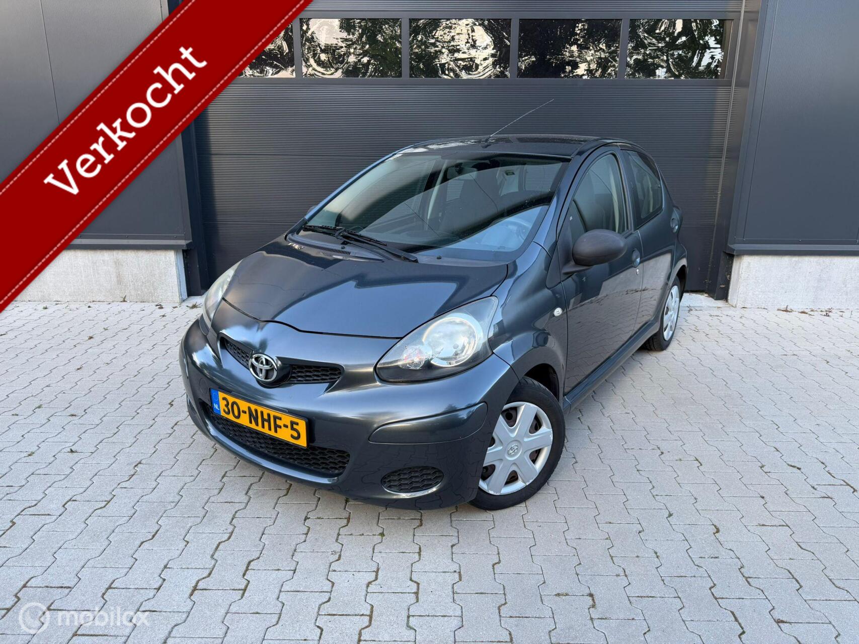 Toyota Toyota Aygo 1.0-12V Access Airco Elecktr Ramen 2e Eig APK 2011 - voorkant