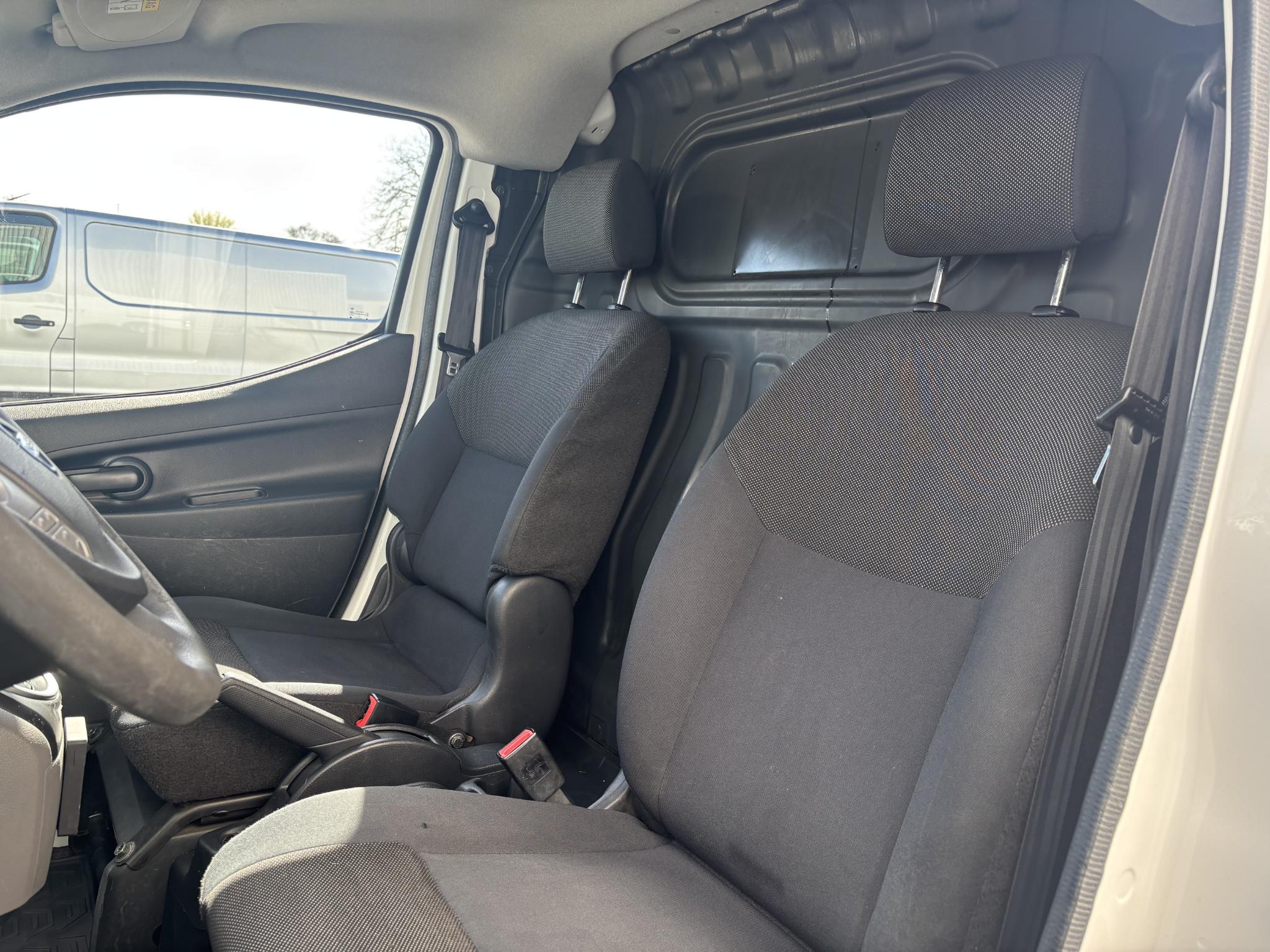 Foto van Nissan Nissan E-nv200