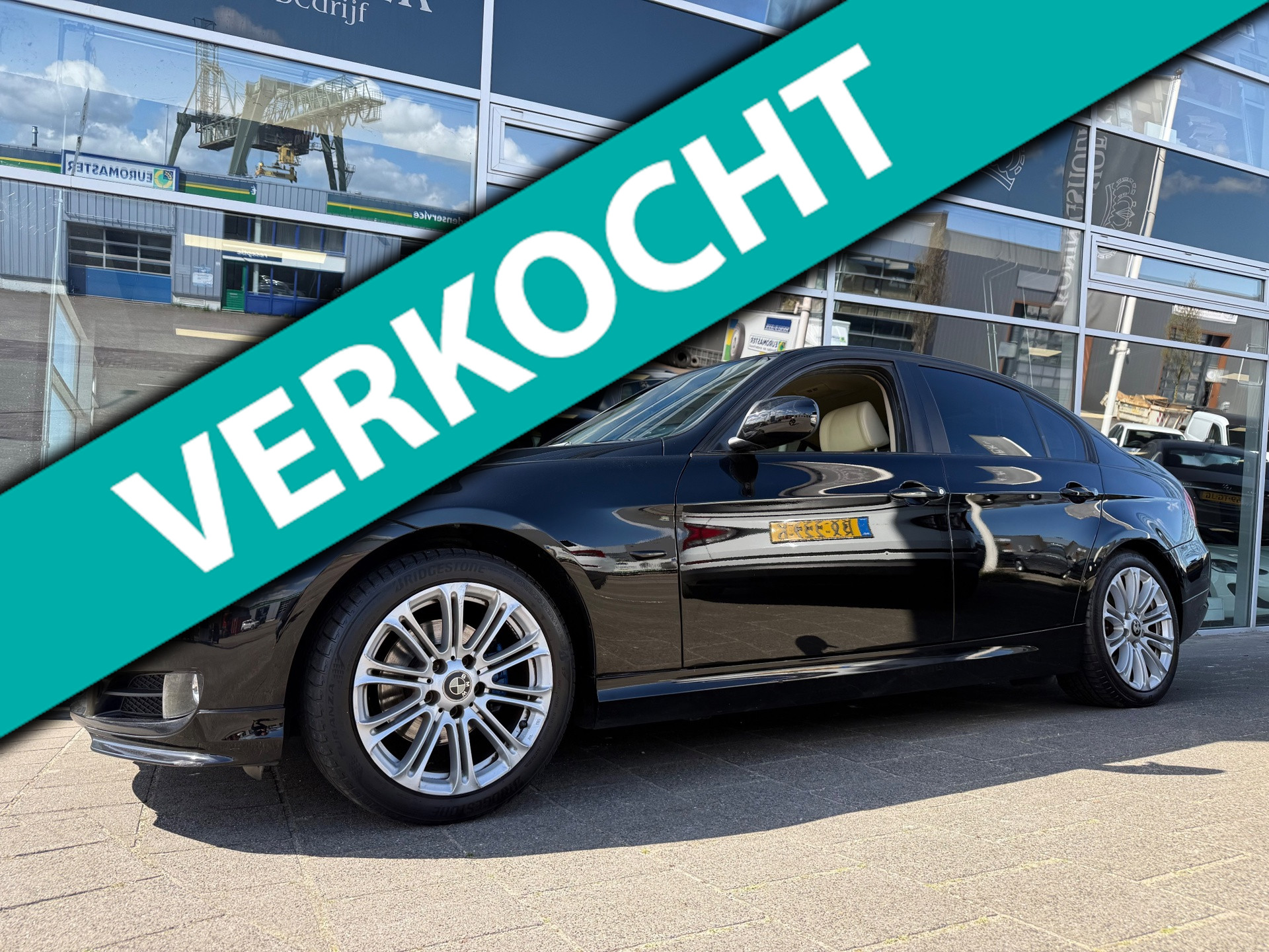 BMW 318i 318i Business Line 2010 - voorkant
