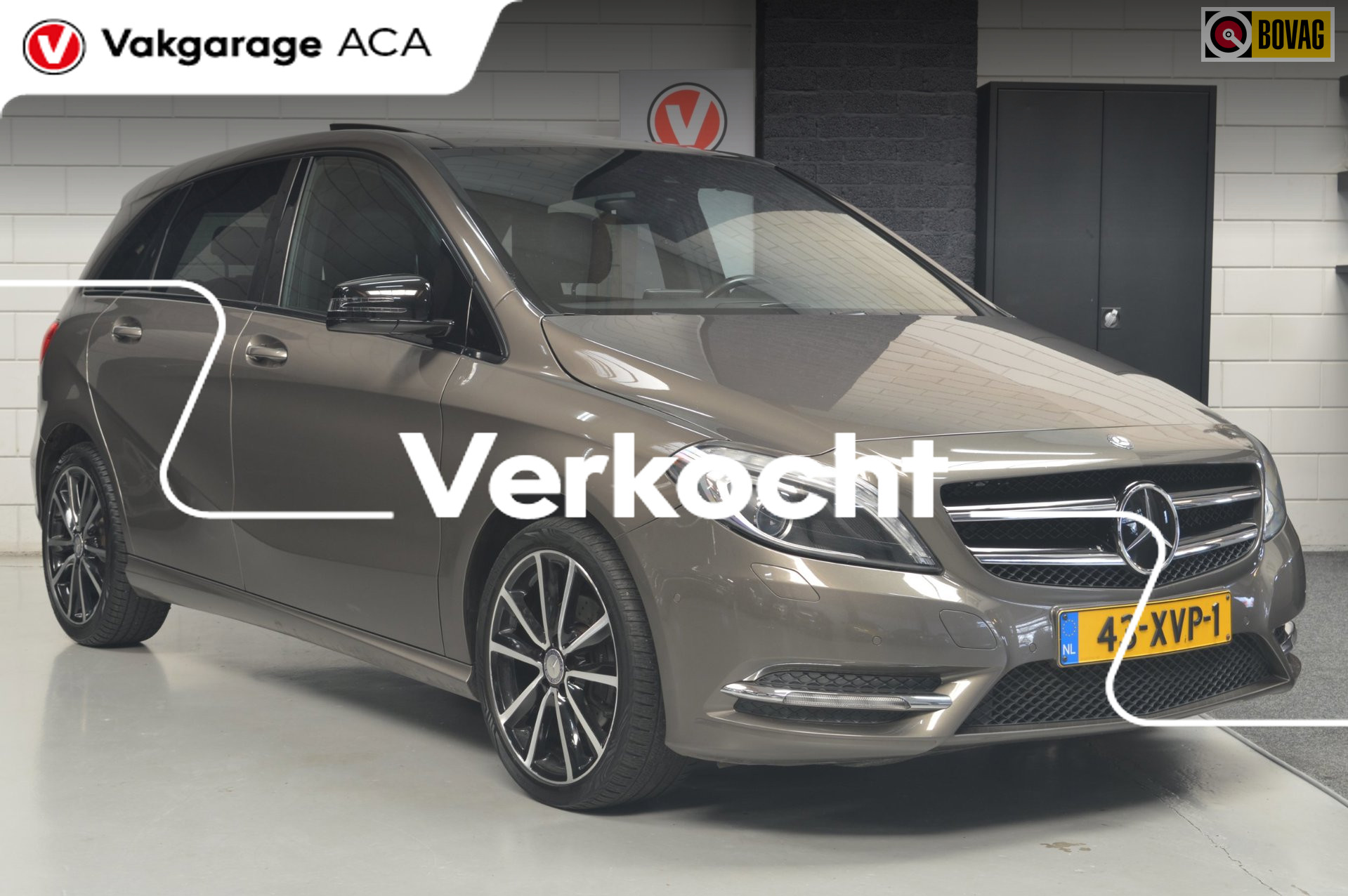 Mercedes-Benz B 180 180 Ambition // AUTOMAAT // TREKHAAK // LEDER // NAVI // PANO // 2012 - voorkant