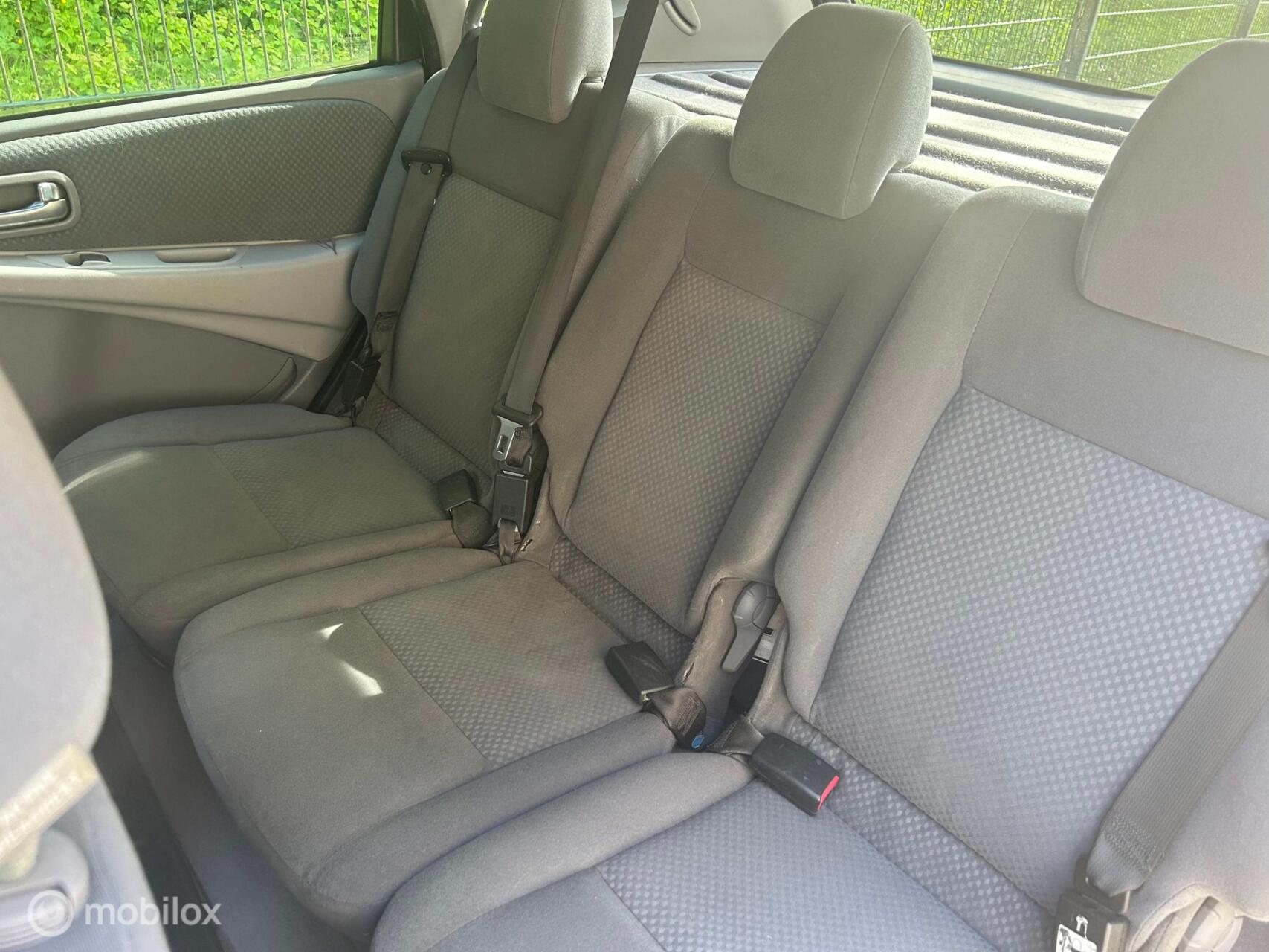 Foto van Nissan Nissan Almera Tino
