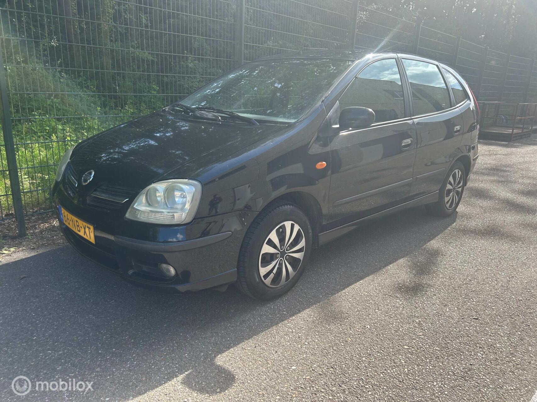 Foto van Nissan Nissan Almera Tino
