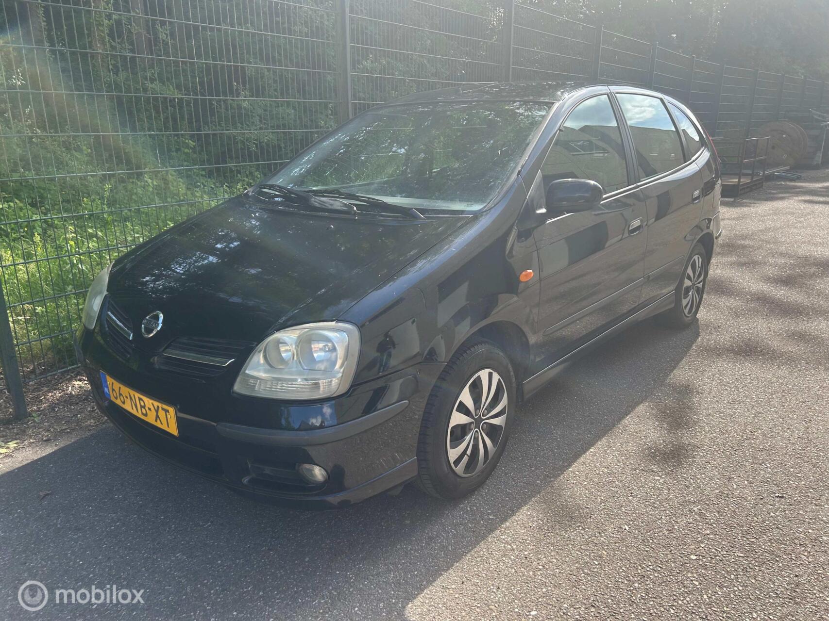 Foto van Nissan Nissan Almera Tino