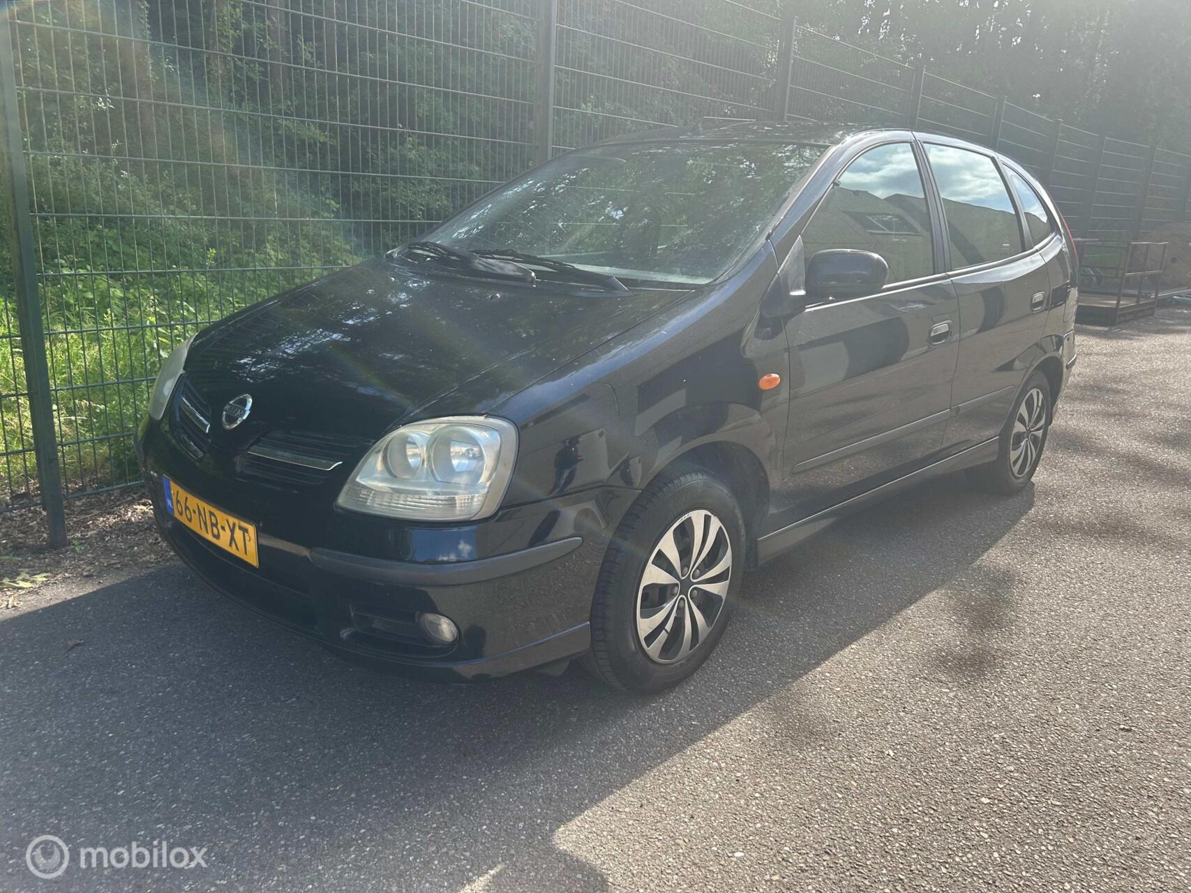 Foto van Nissan Nissan Almera Tino
