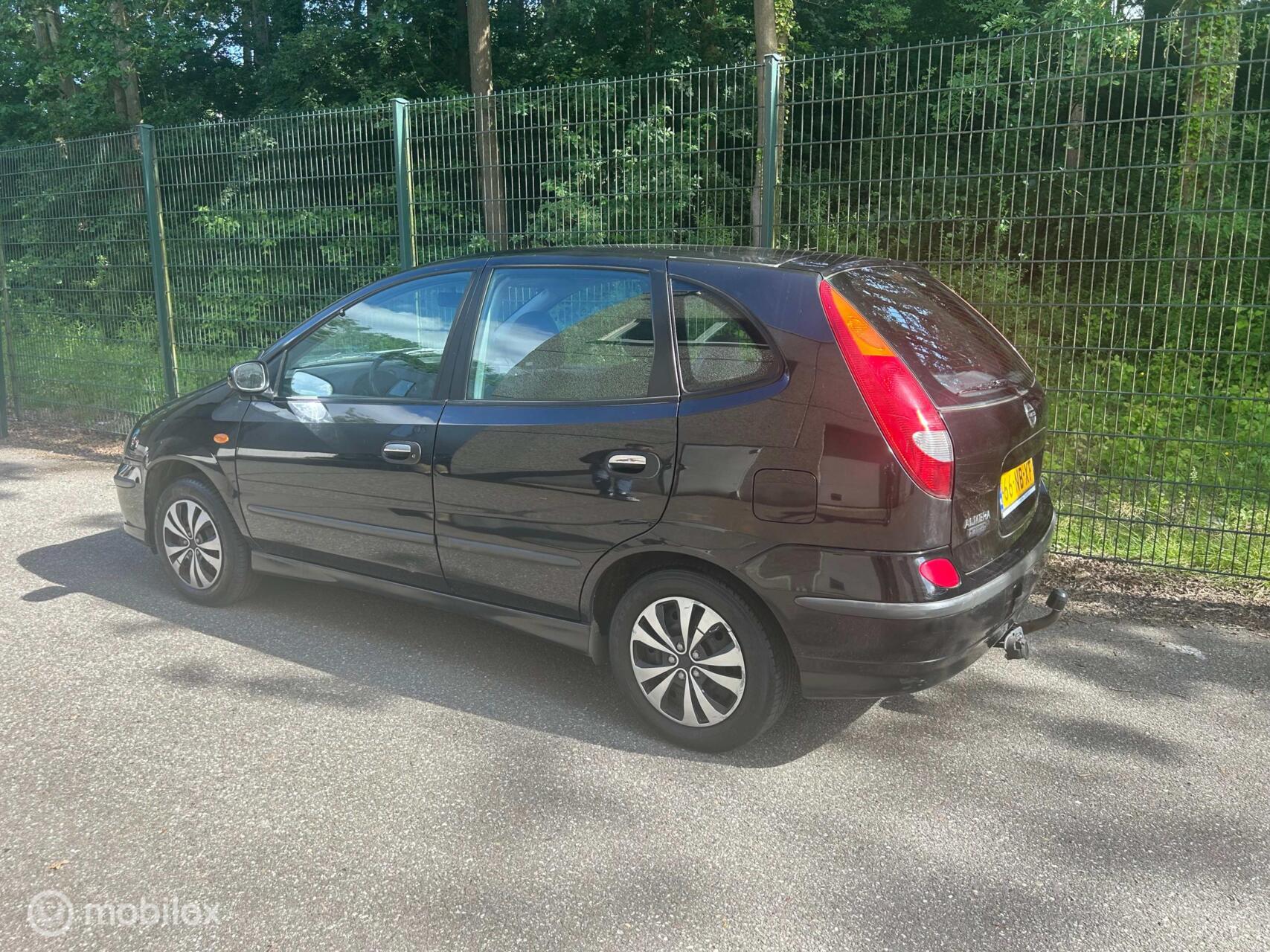 Foto van Nissan Nissan Almera Tino