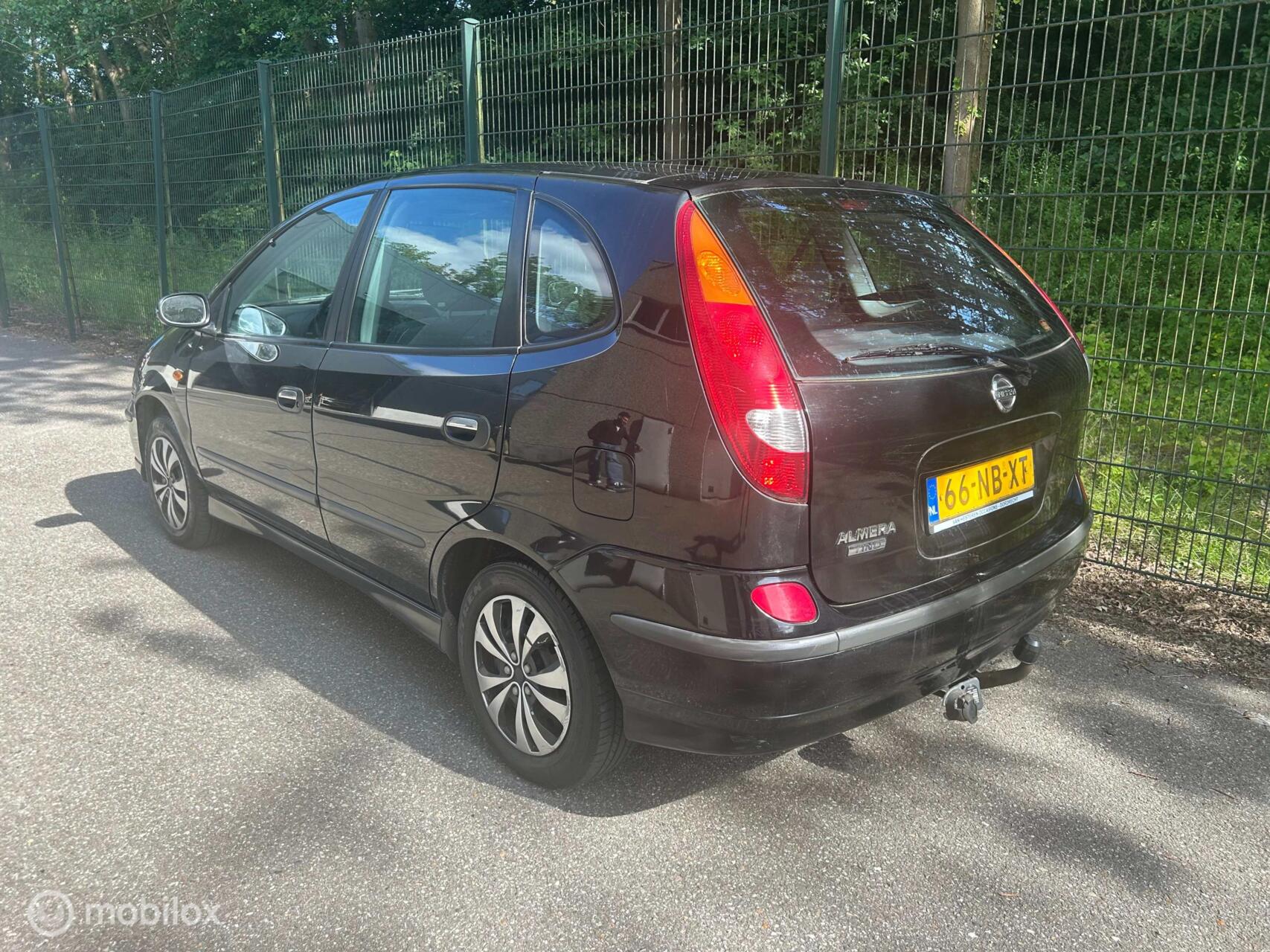 Foto van Nissan Nissan Almera Tino