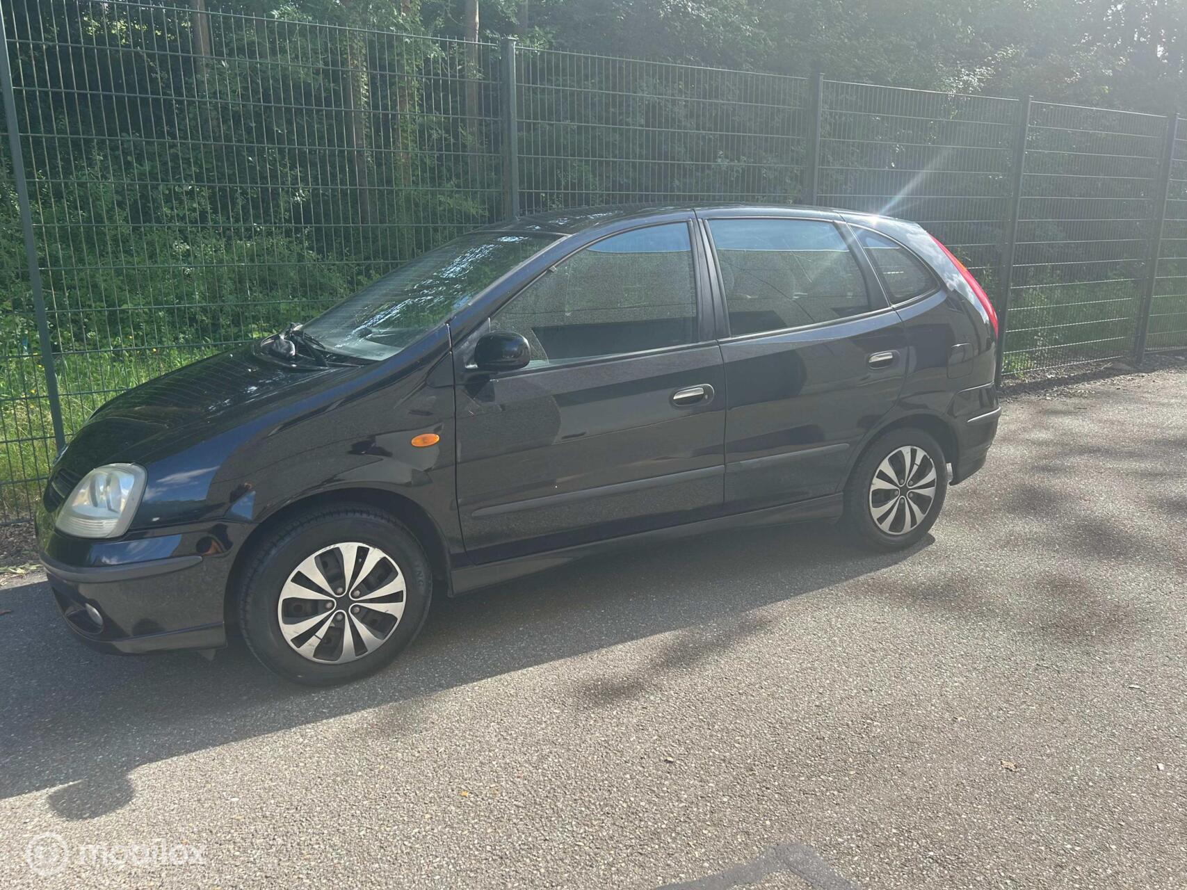 Foto van Nissan Nissan Almera Tino