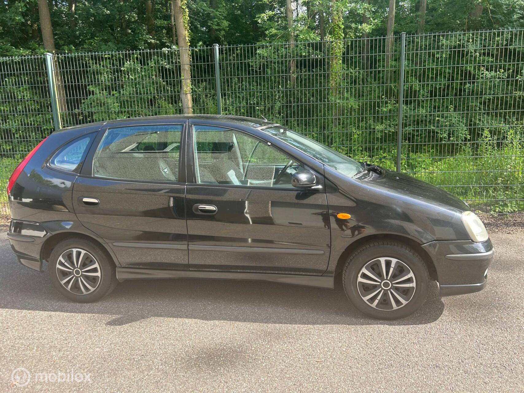 Foto van Nissan Nissan Almera Tino