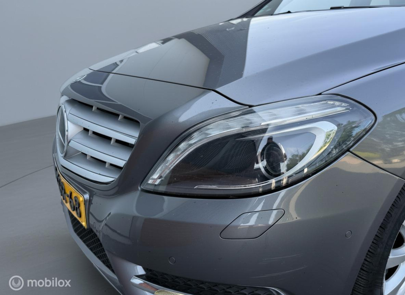 Foto van Mercedes-Benz B 180