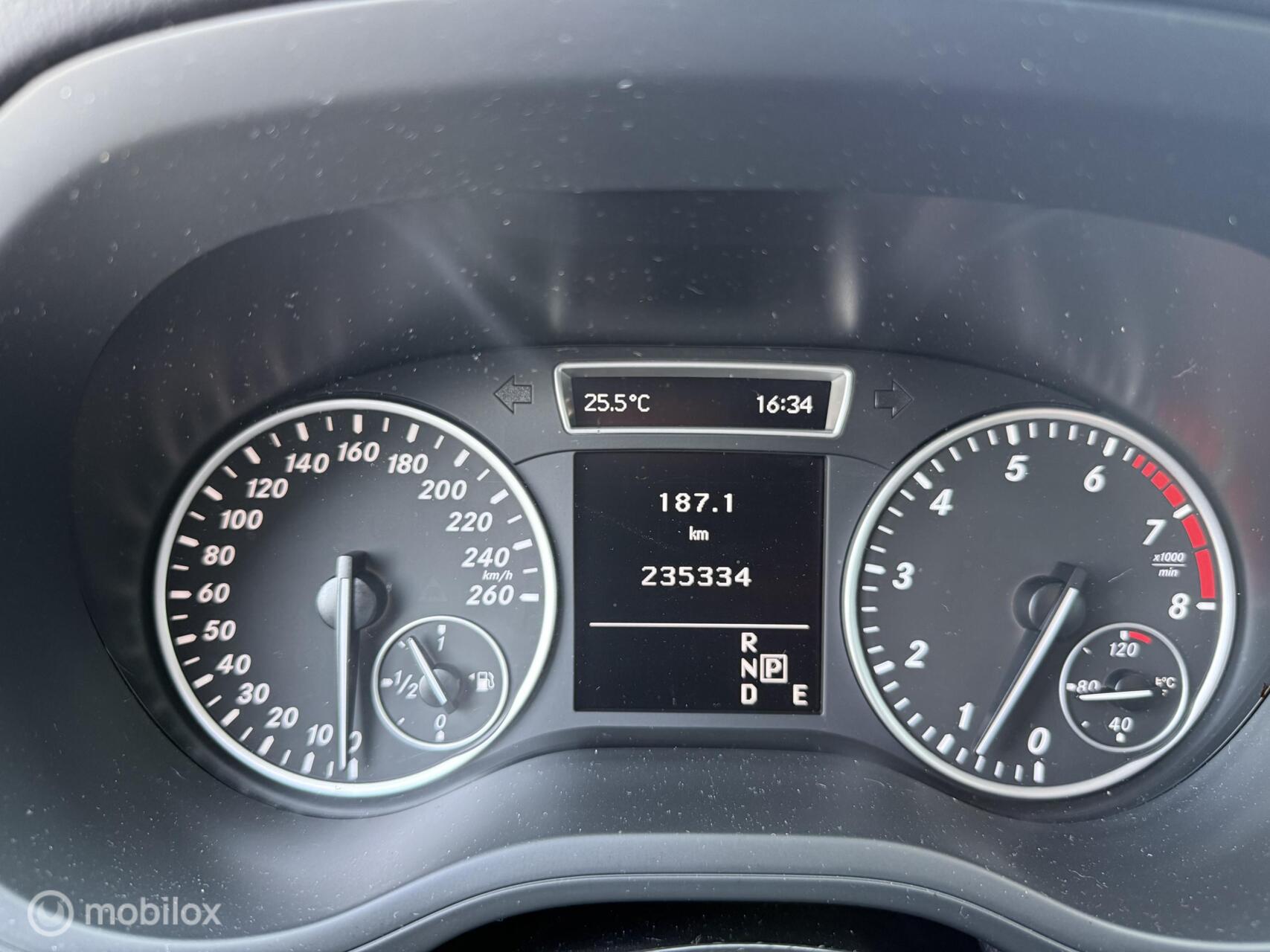 Foto van Mercedes-Benz B 180