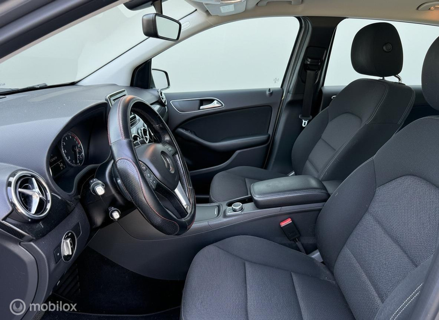 Foto van Mercedes-Benz B 180