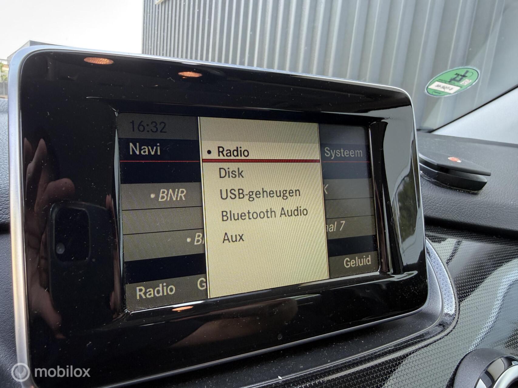 Foto van Mercedes-Benz B 180