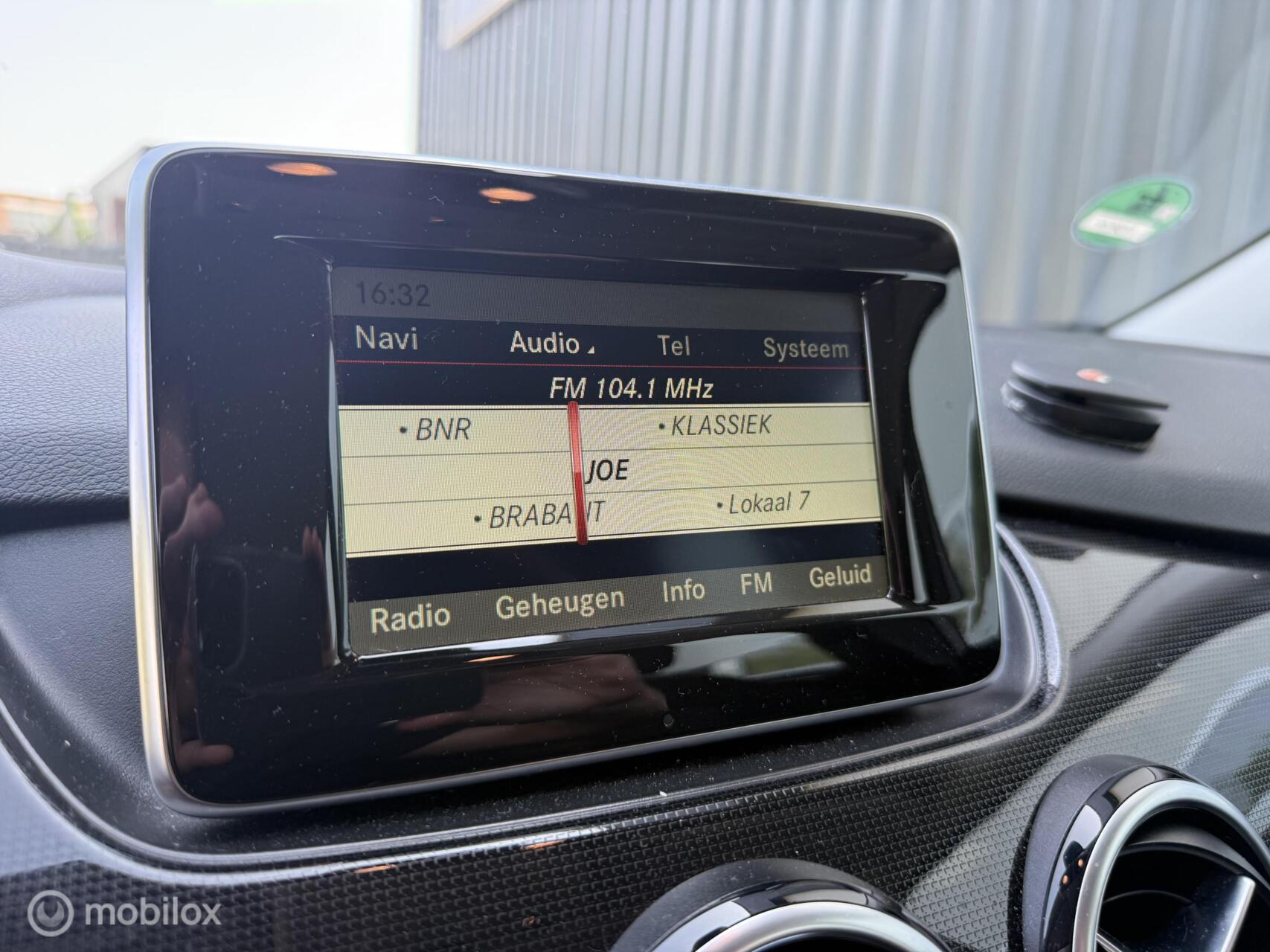 Foto van Mercedes-Benz B 180