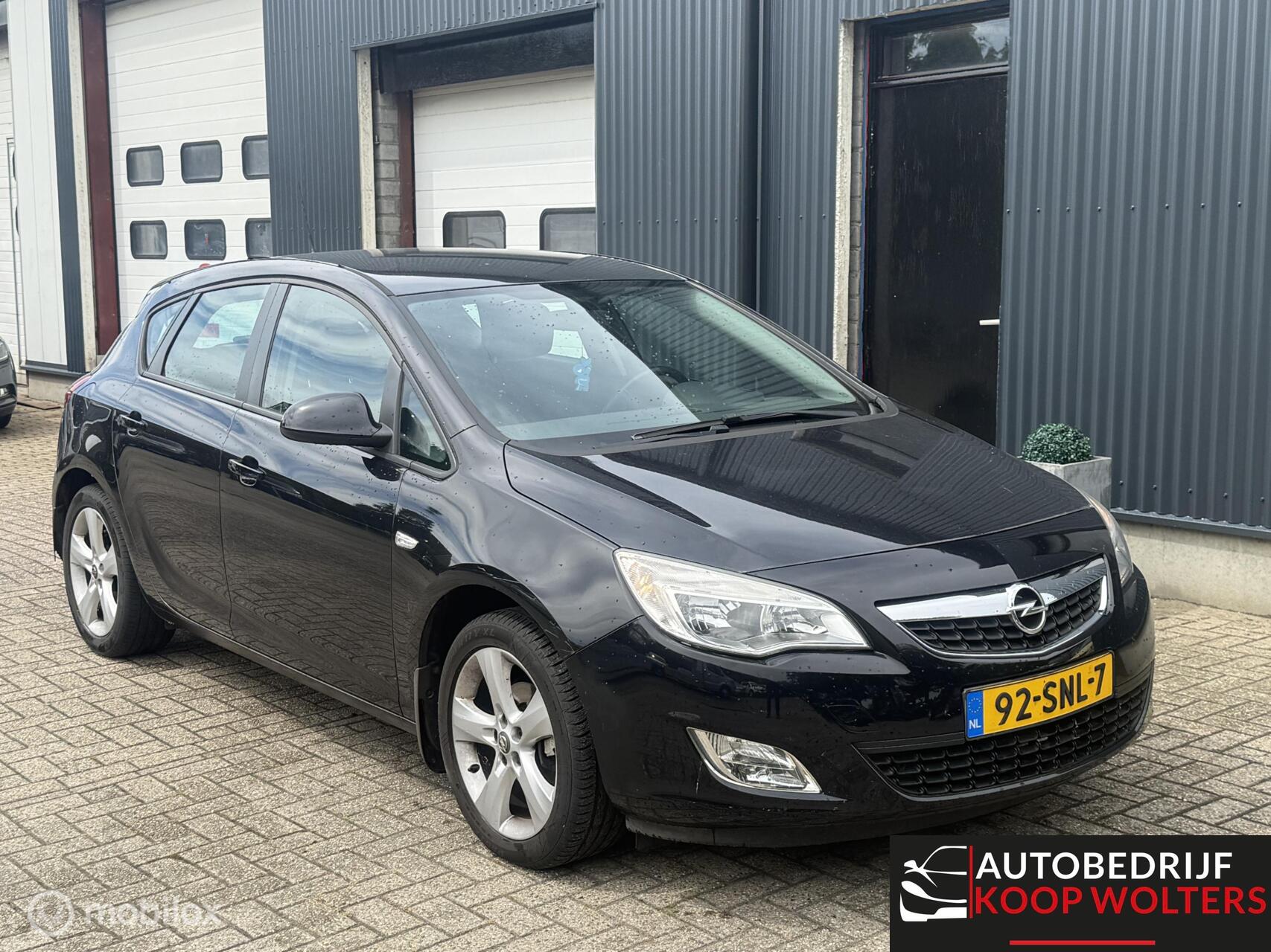 Opel Astra 1.4 Selection 74KW 101PK Airco 5drs 2010 - voorkant