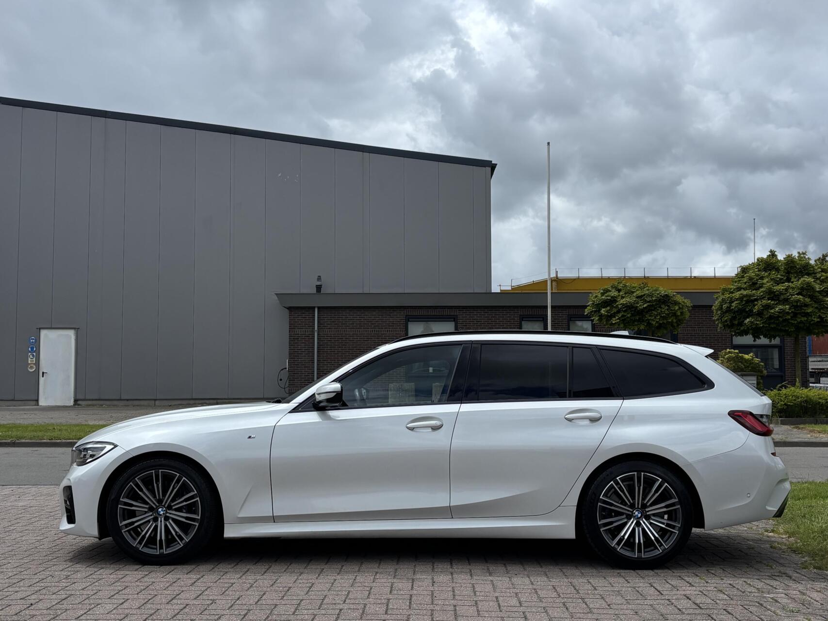 Foto van BMW 330i