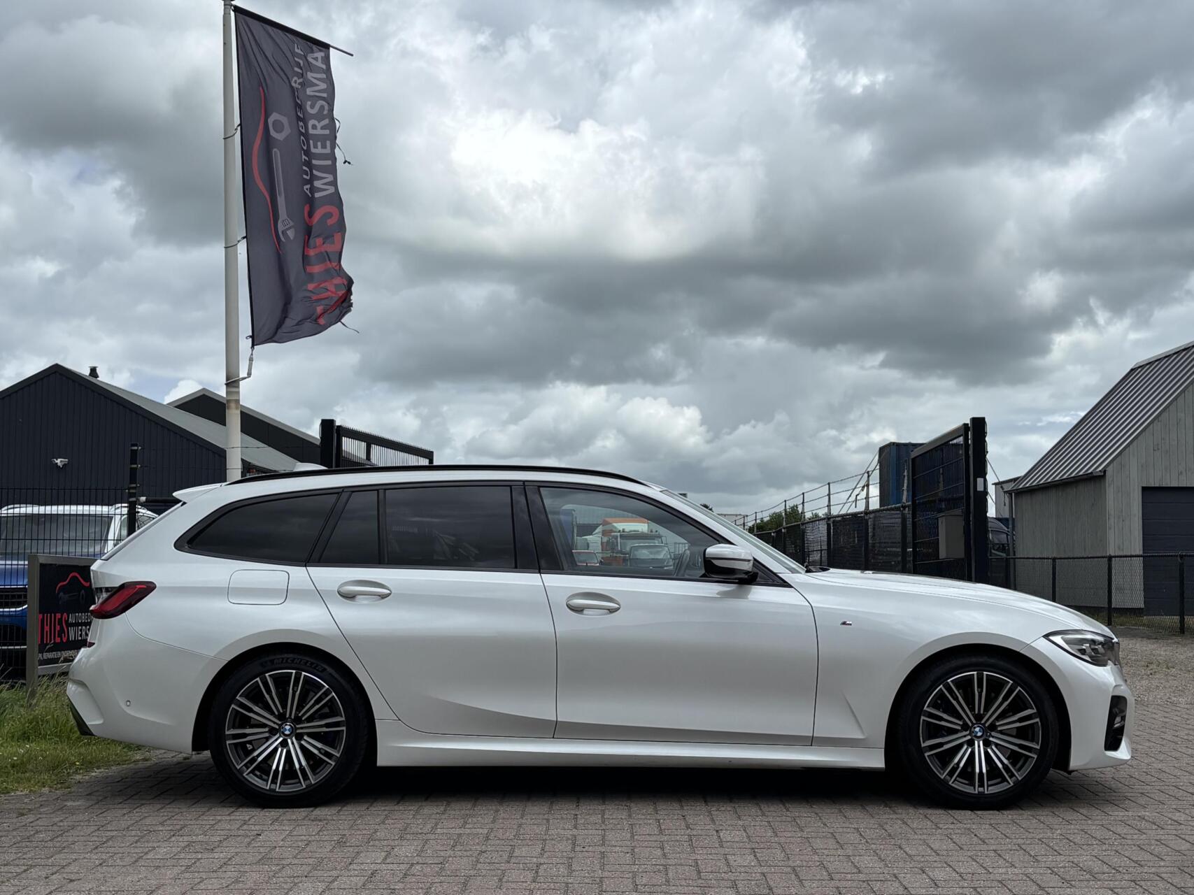 Foto van BMW 330i