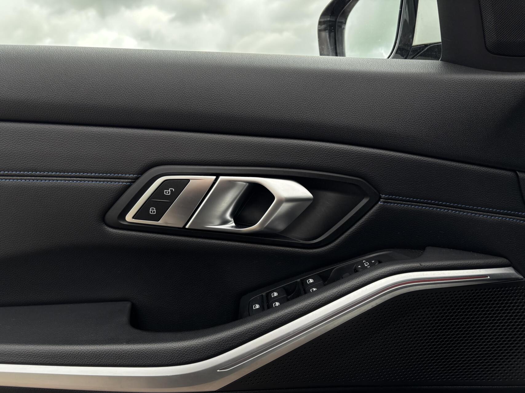 Foto van BMW 330i