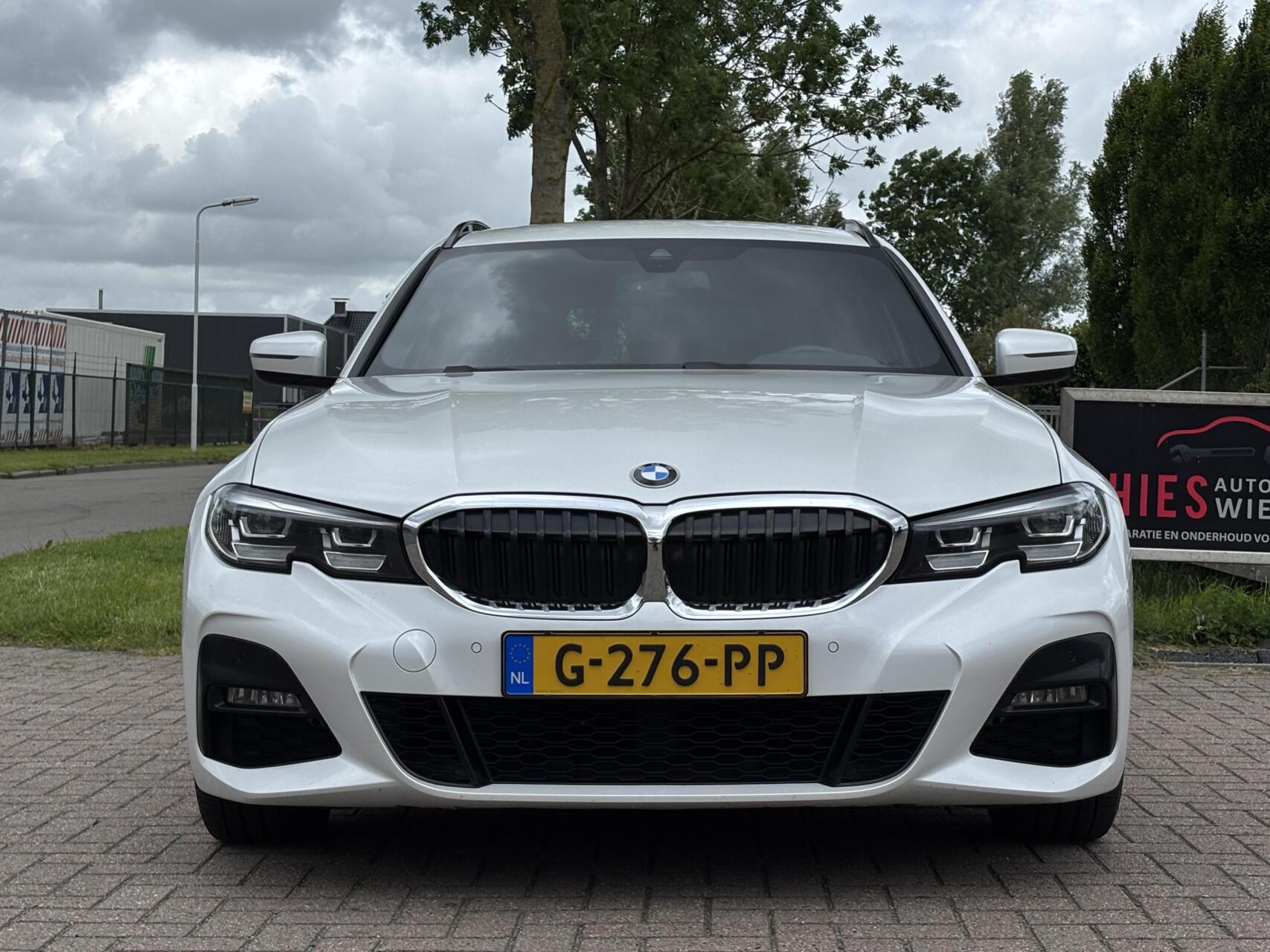 Foto van BMW 330i