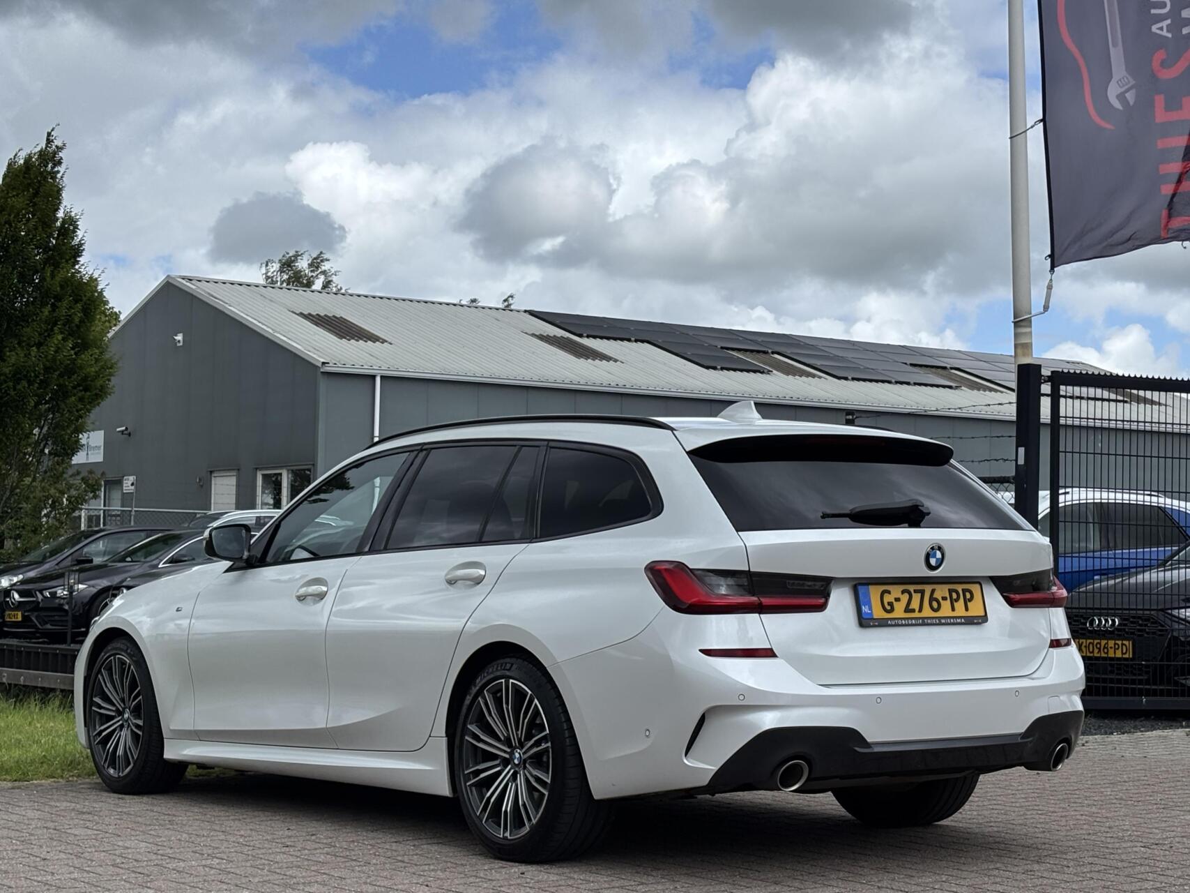 Foto van BMW 330i