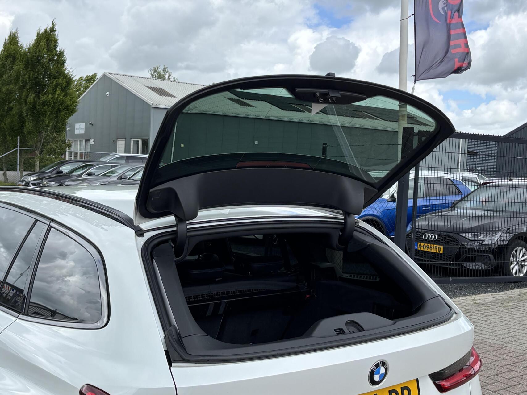 Foto van BMW 330i