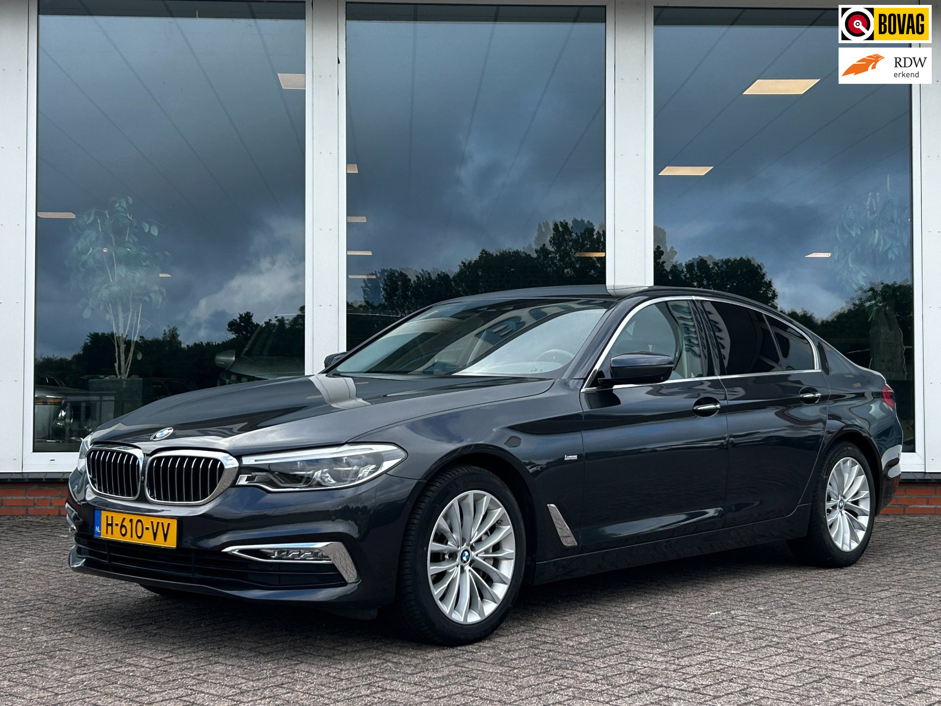 BMW 540i xDrive 540i xDrive High Executive - Leder - Panorama - LM 2018 - voorkant