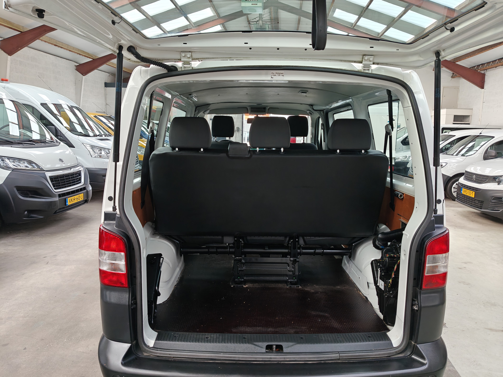 Foto van Volkswagen Transporter Kombi