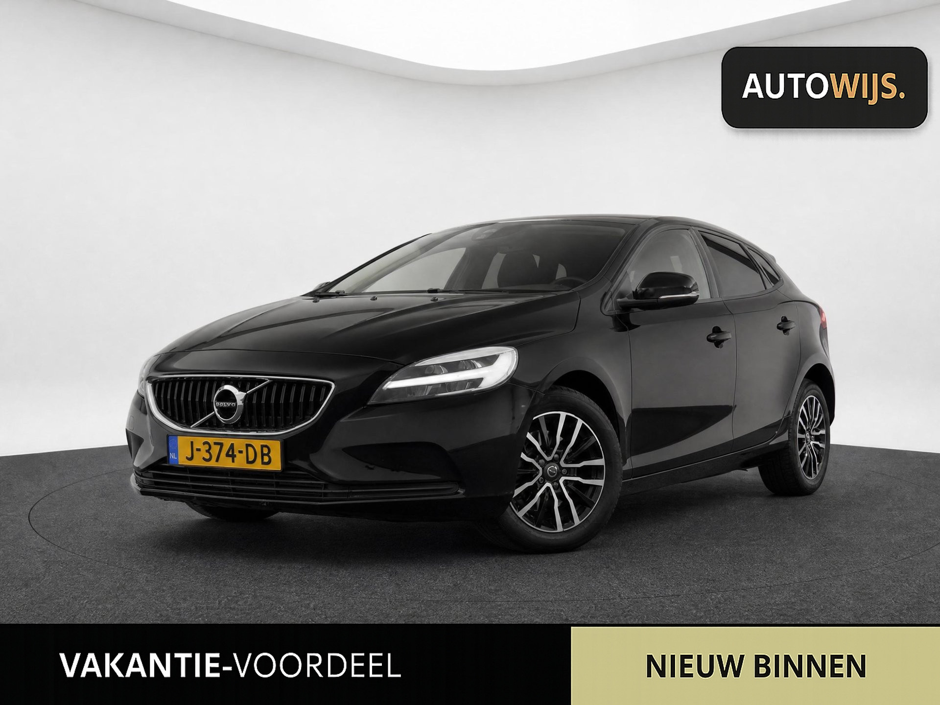 Volvo V40 2.0 T3 R-Design|CLIMA|FACELIFT|152PK|NAVI|LED 2018 - voorkant
