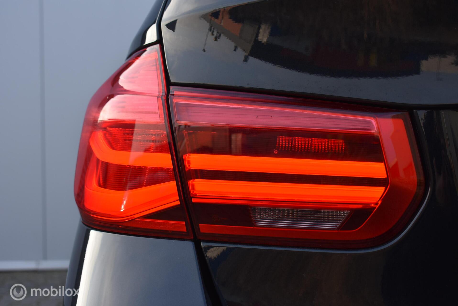 Foto van BMW 330i