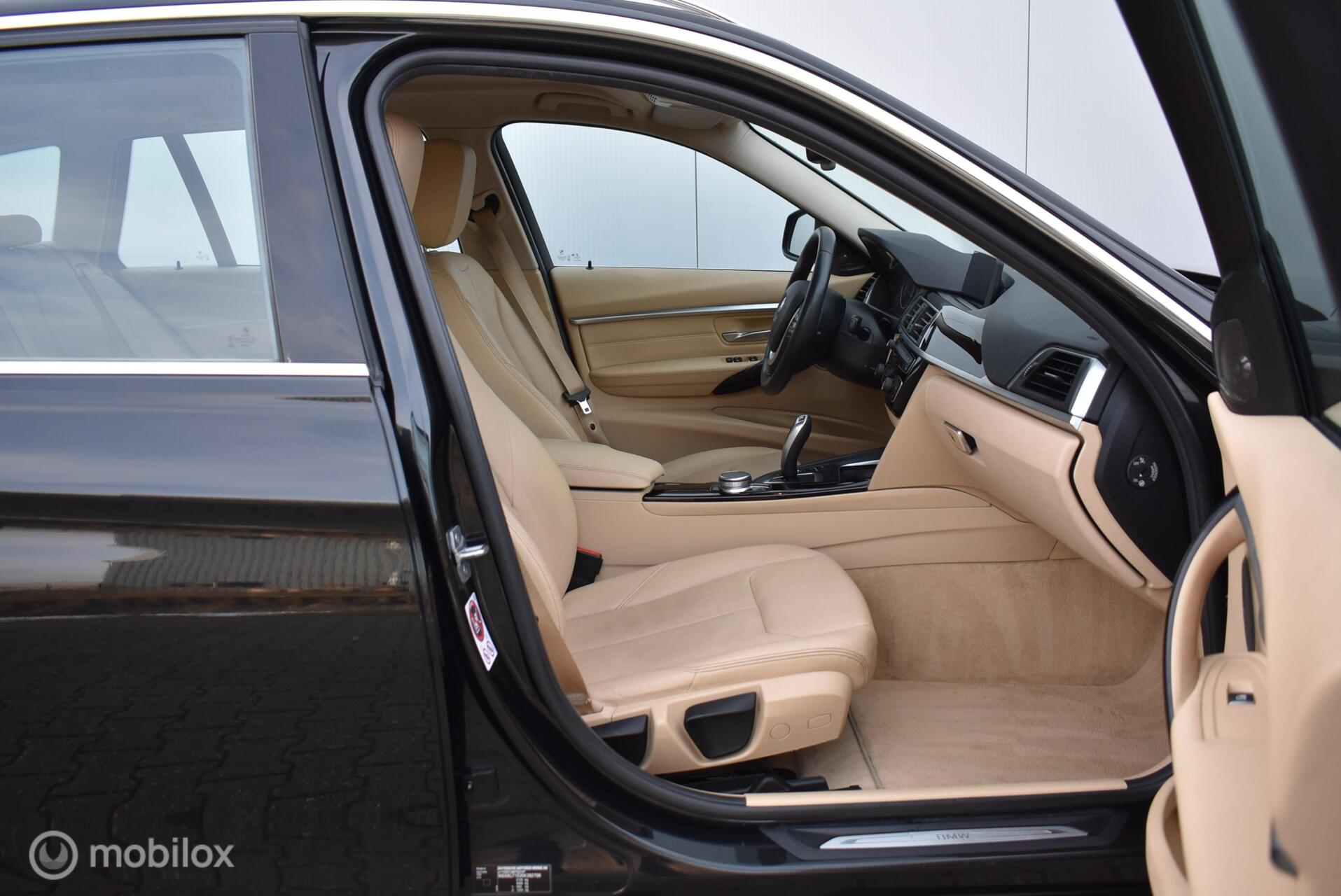 Foto van BMW 330i