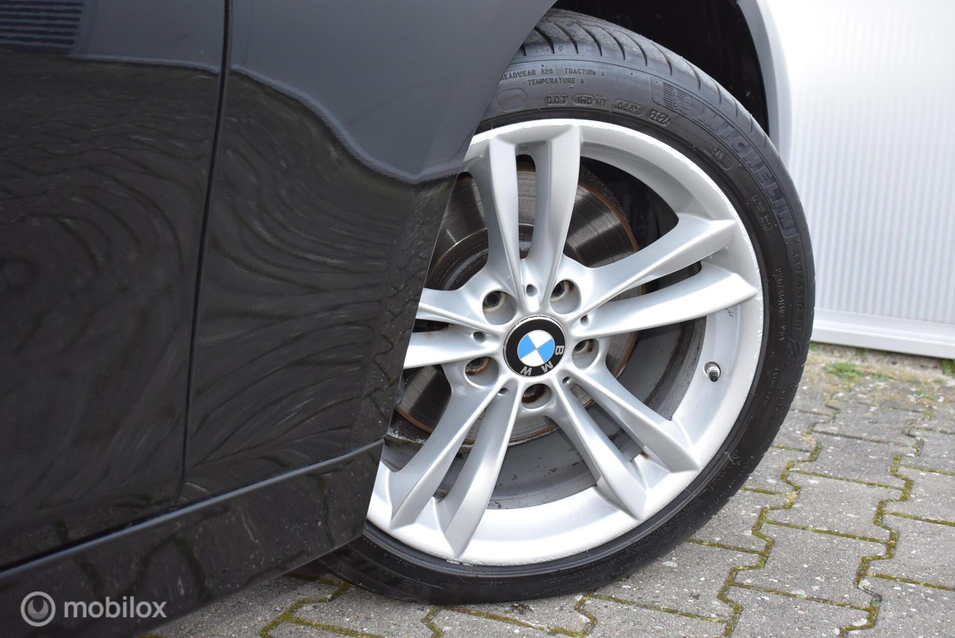 Foto van BMW 330i