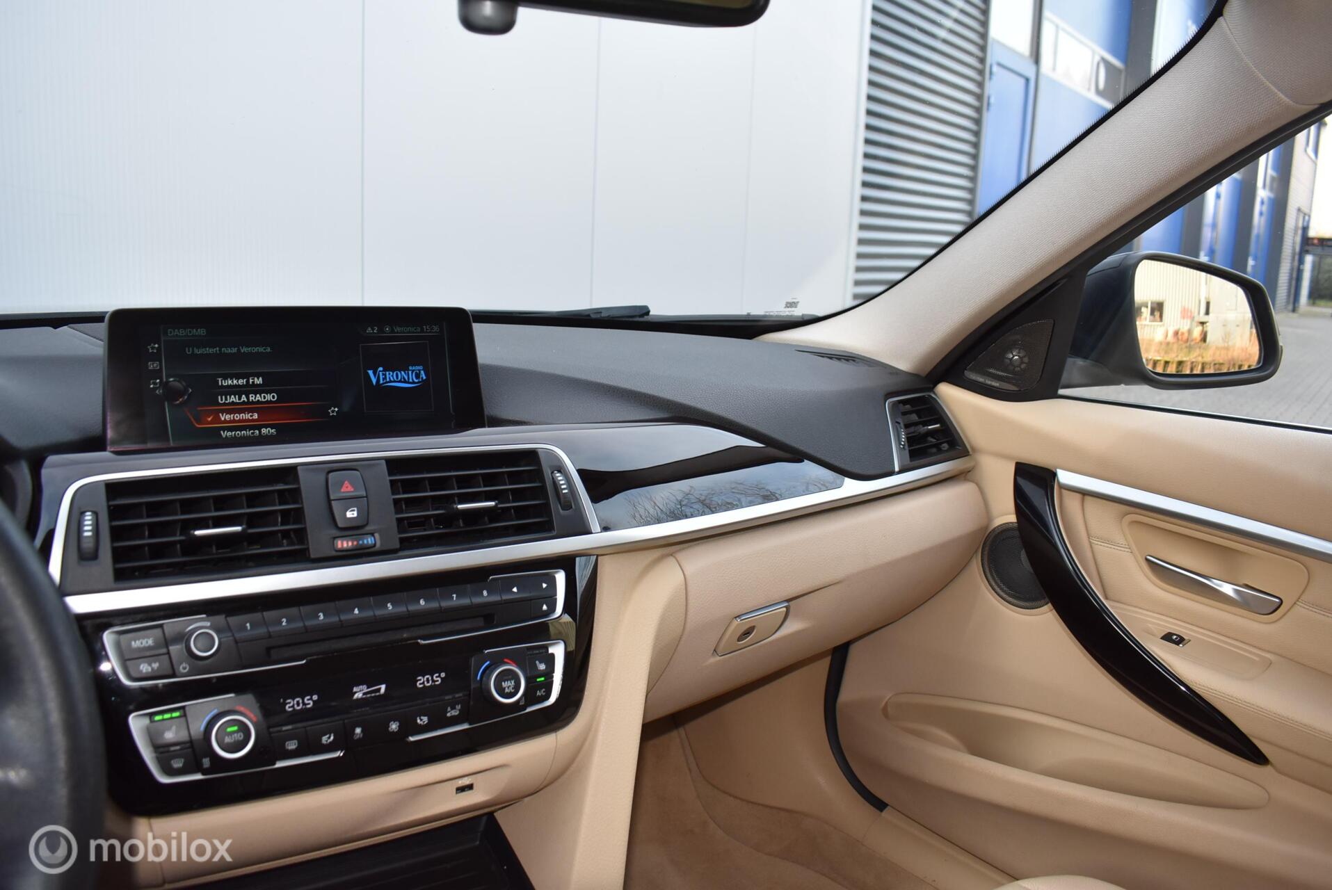 Foto van BMW 330i