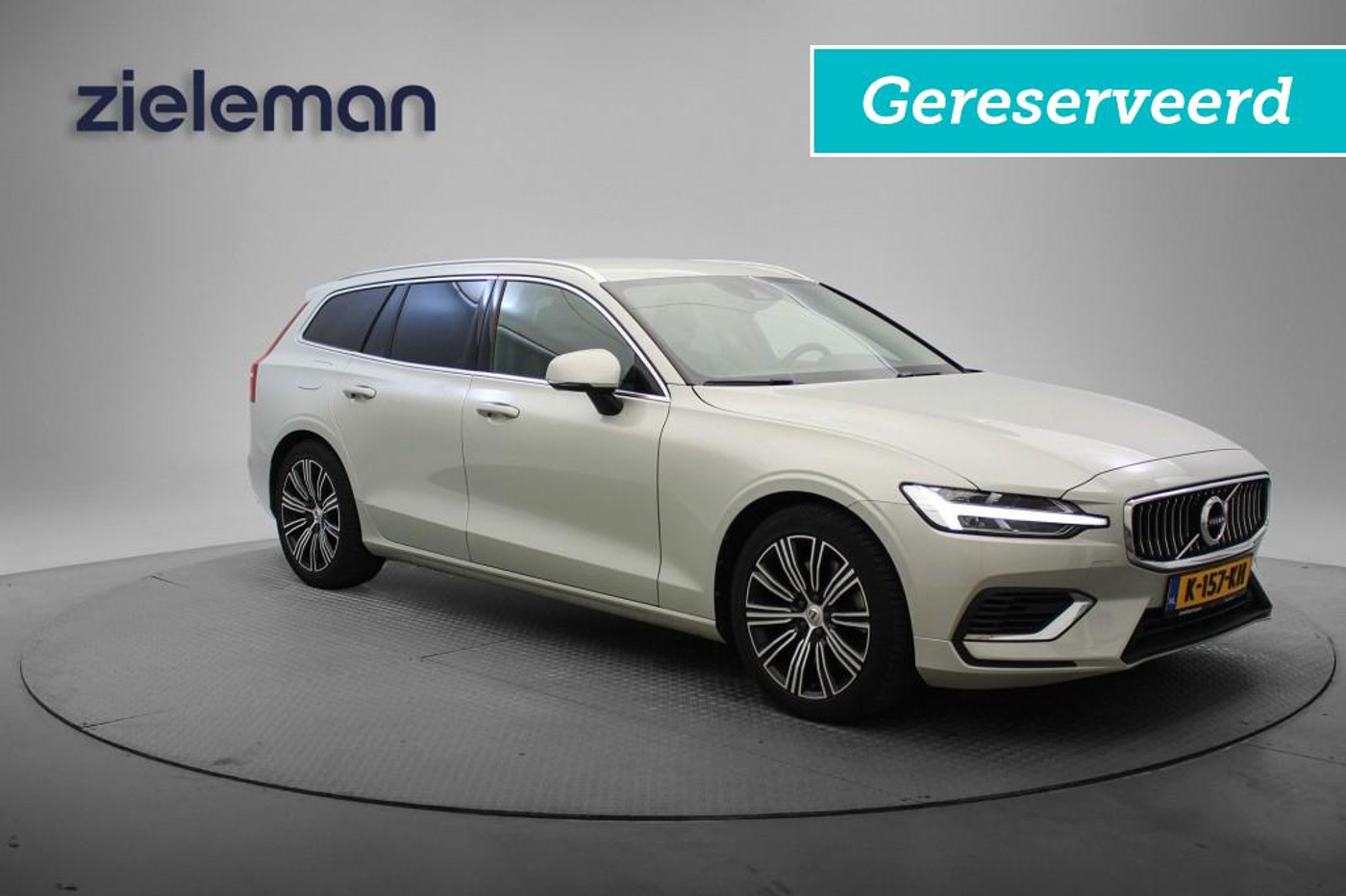 Volvo V60 2.0 T6 Recharge AWD Business Pro - Digitaal Cockpit, Carplay, Camera, Afn Trekhaak 2021 - voorkant