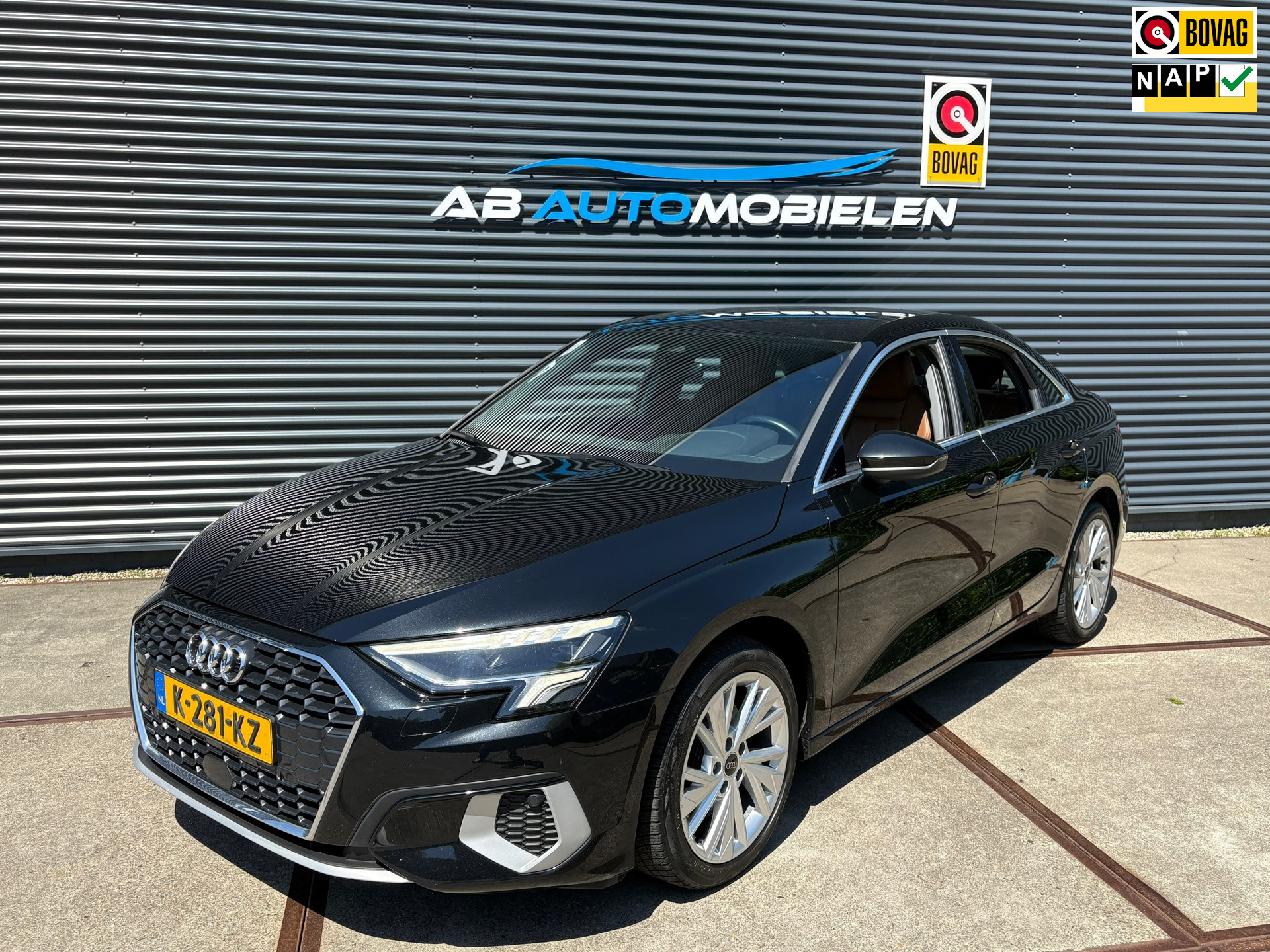 Audi A3 Limousine 30 TFSI Business edition CARPLAY/ NAVI/ PARKEERSENSOREN 2021 - voorkant