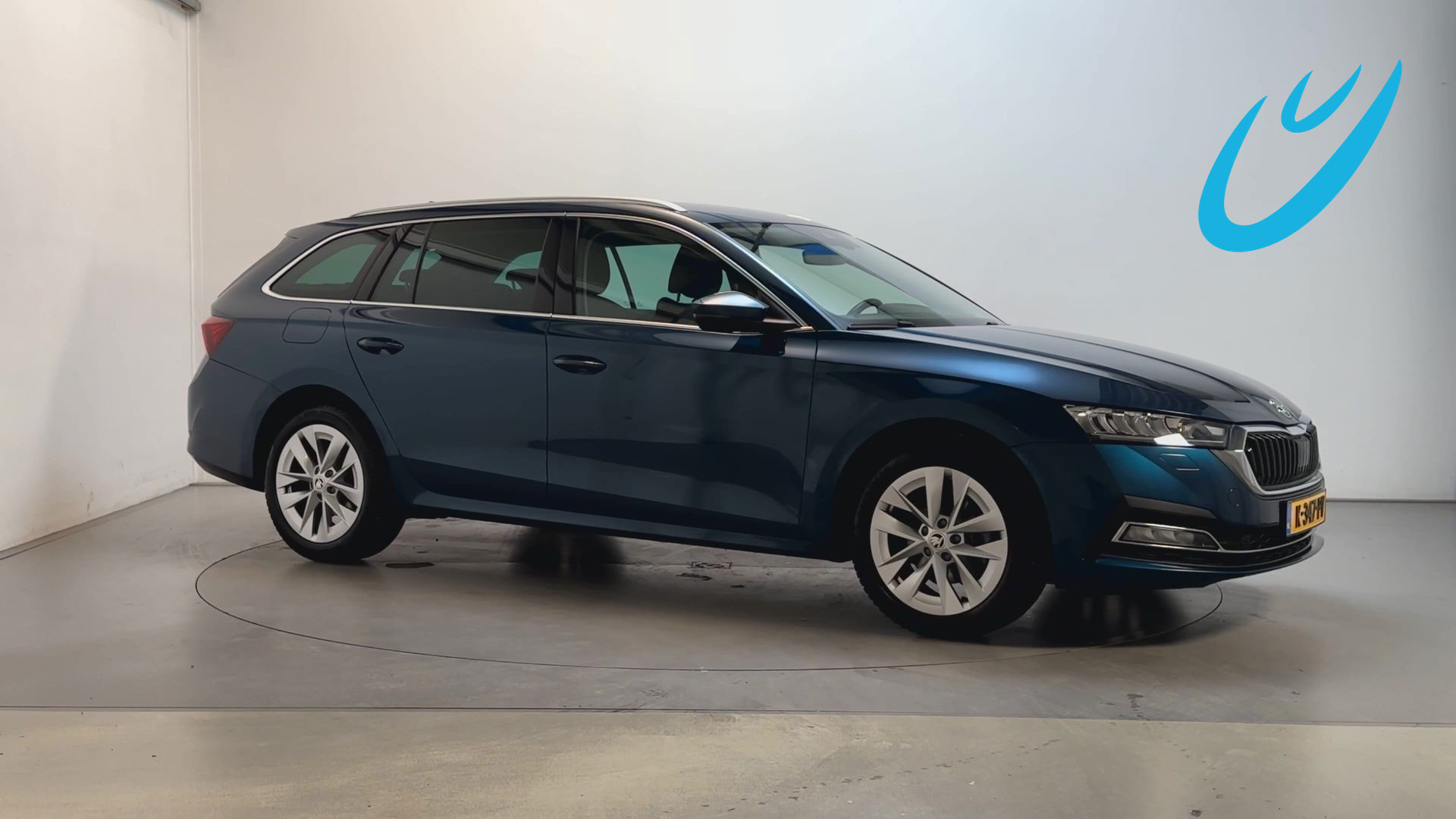 Skoda Octavia 1.0 TSI Business Edition Plus Camera Parkeersensoren Adaptive Cruise DAB+ 2021 - voorkant