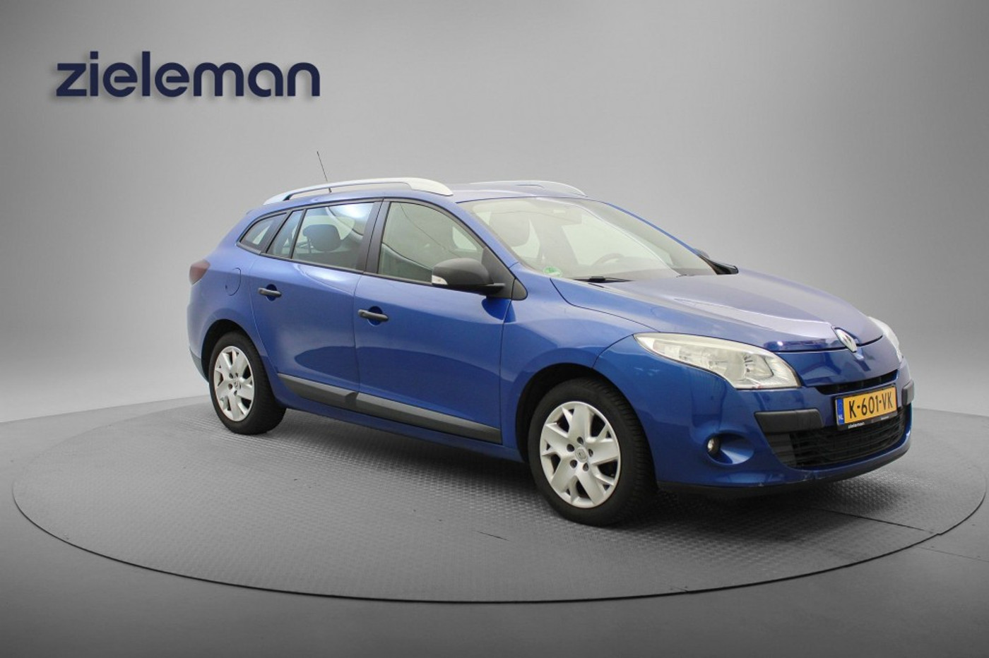 Renault Megane 1.6 Authentique - Navi, Cruise, Trekhaak 2012 - voorkant
