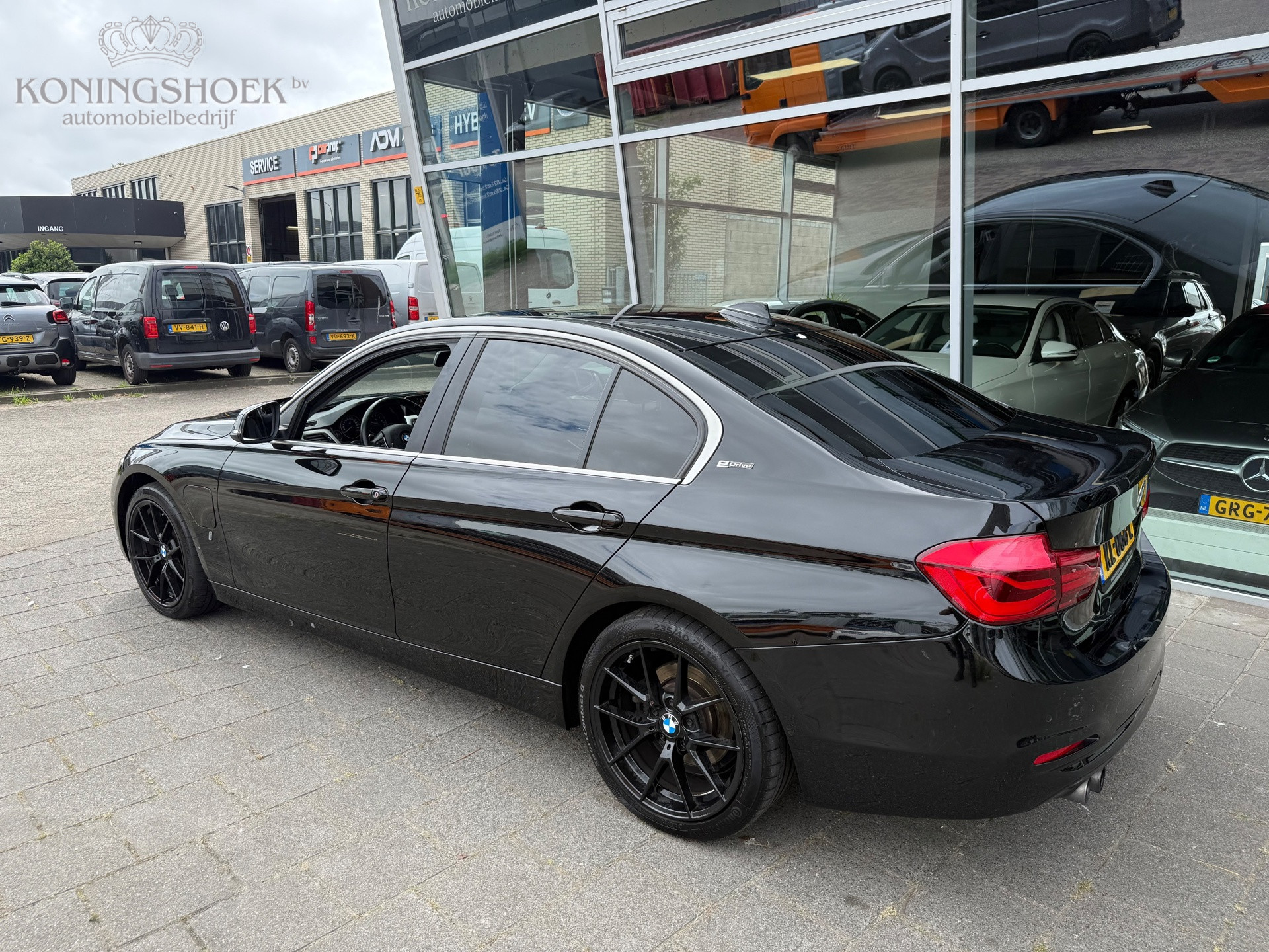 Foto van BMW 330e Iperformance