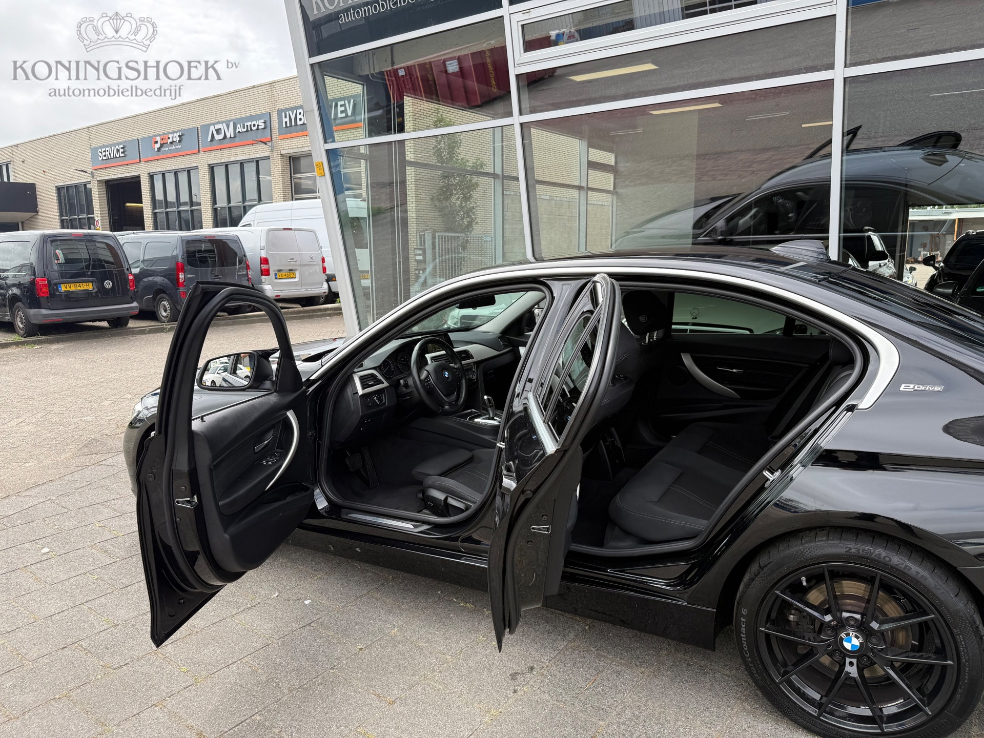 Foto van BMW 330e Iperformance
