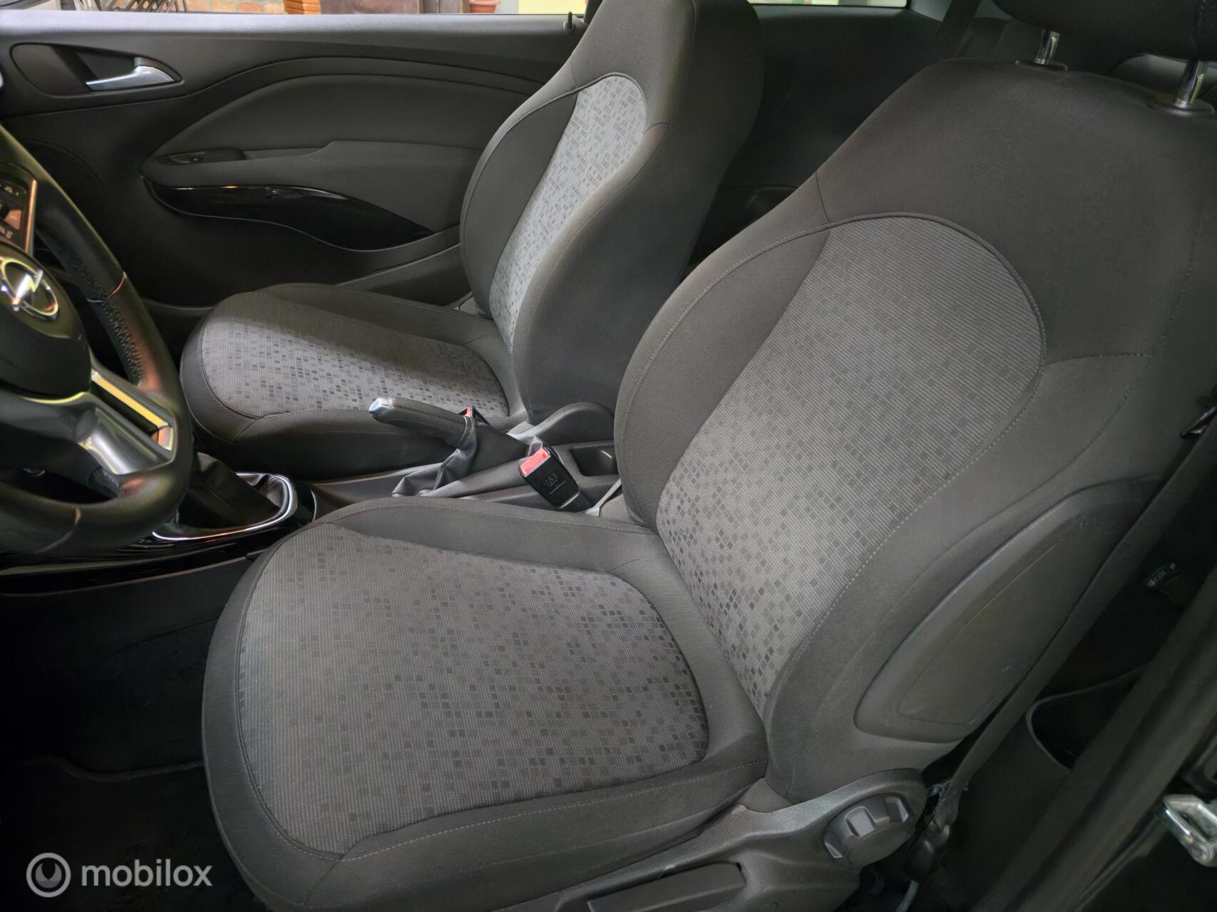Foto van Opel Adam