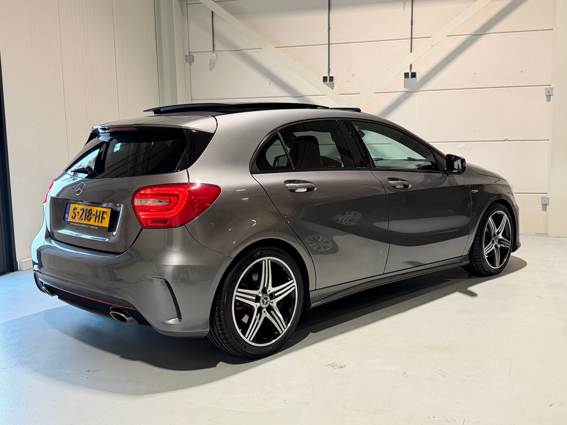 Foto van Mercedes-Benz A 250