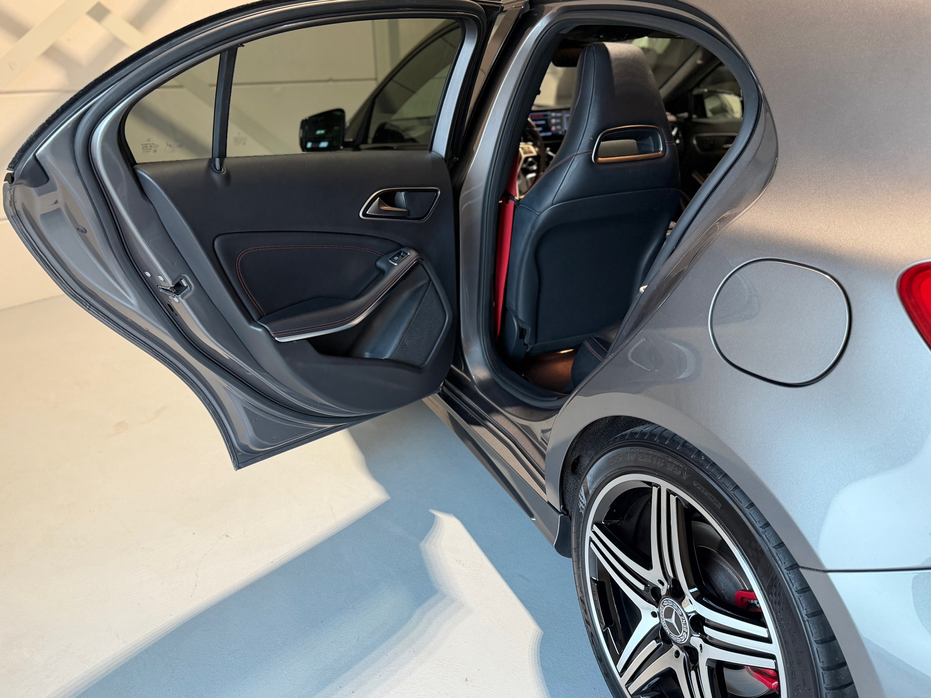 Foto van Mercedes-Benz A 250