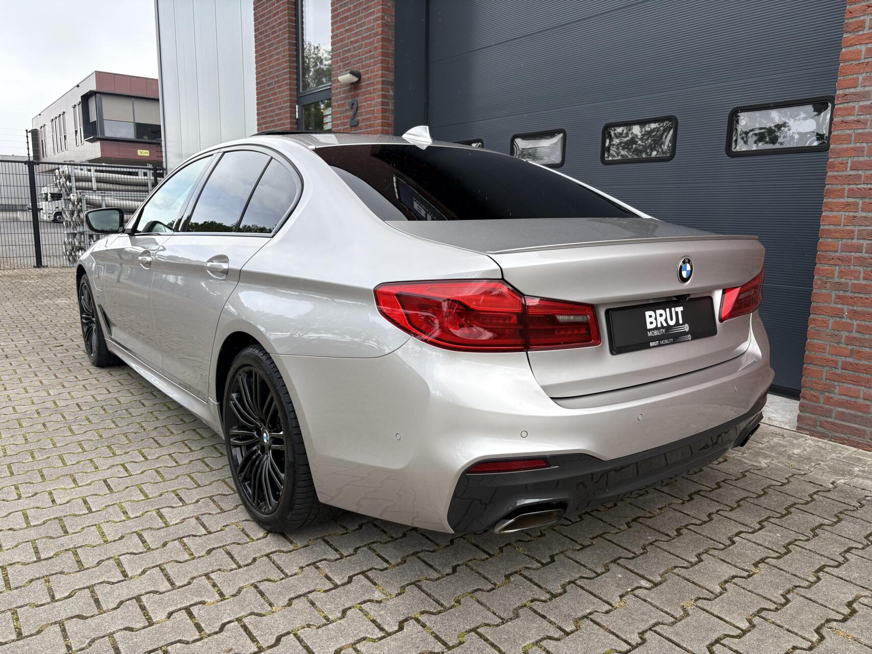 Foto van BMW 530e xDrive Iperformance