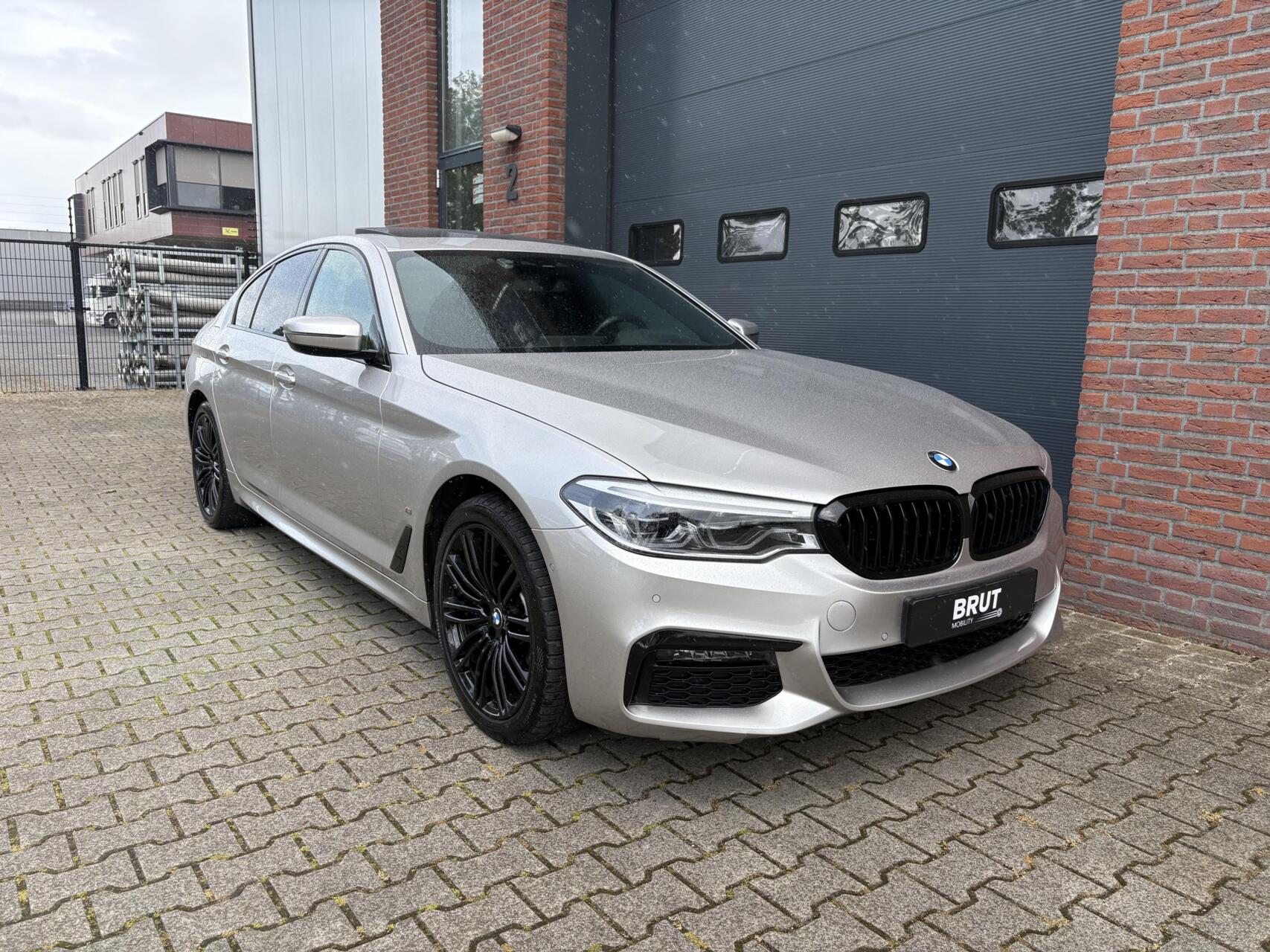 Foto van BMW 530e xDrive Iperformance