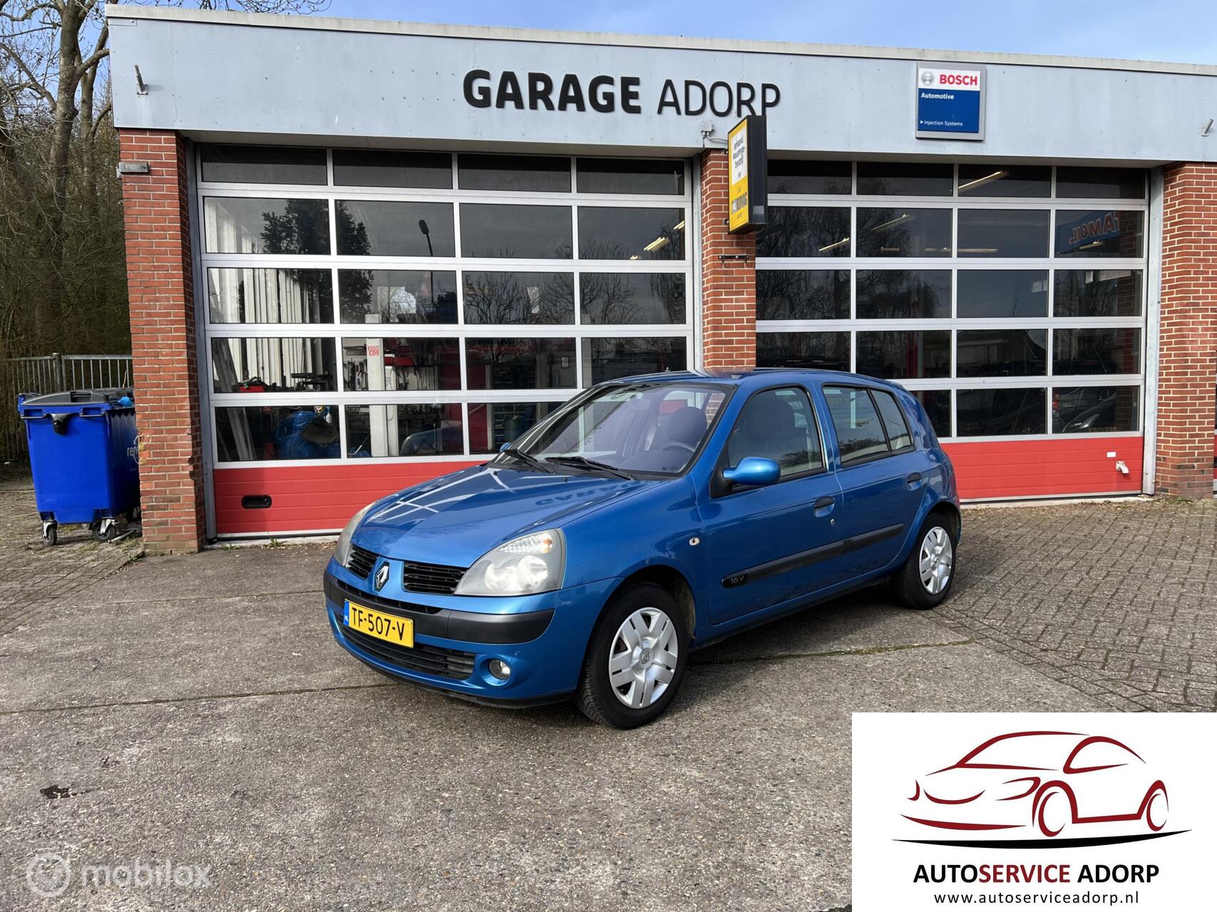 Renault Clio 1.2-16V Privilège Comfort 2004 - voorkant