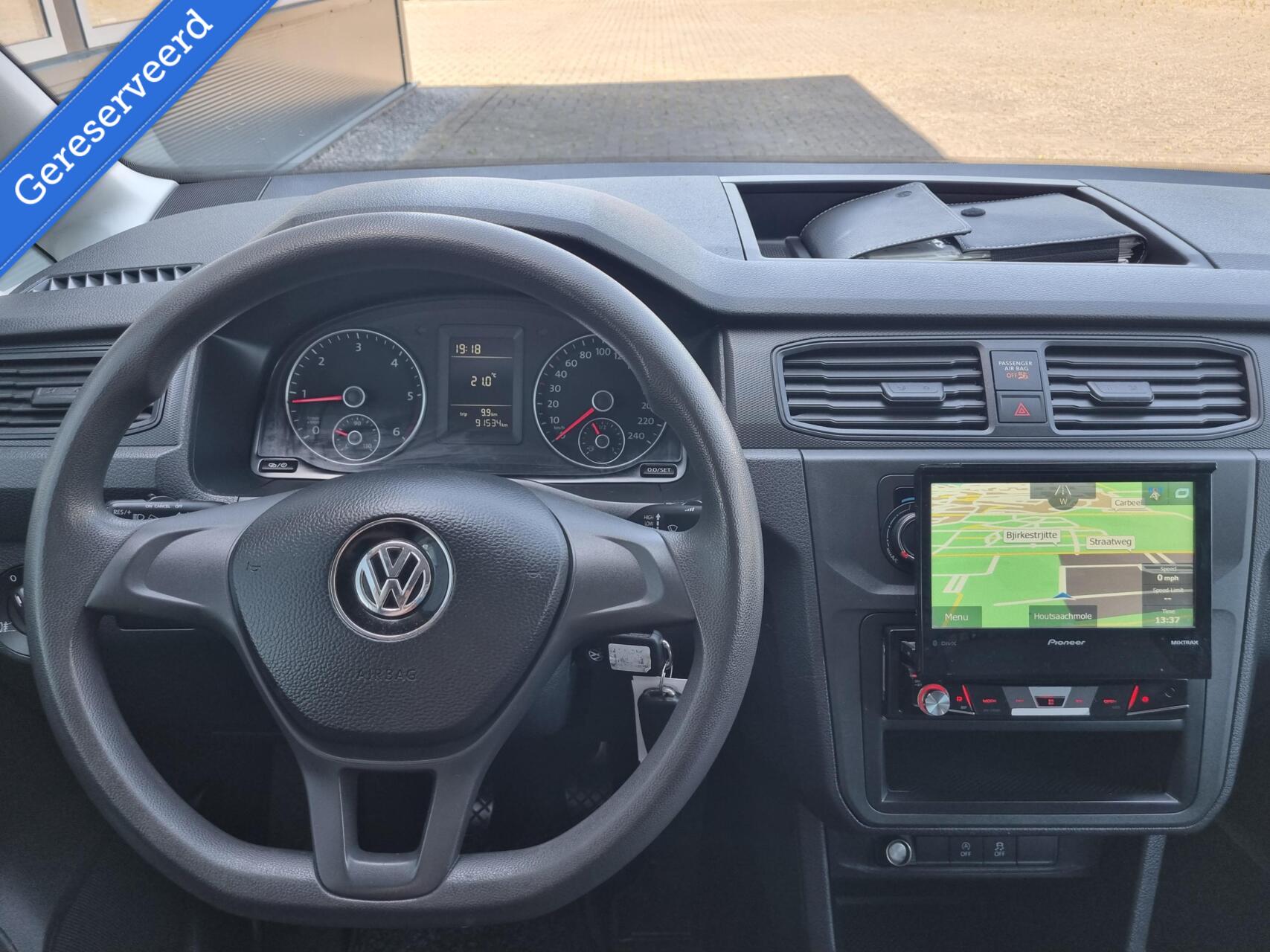 Foto van Volkswagen Caddy Modified Partition Wall