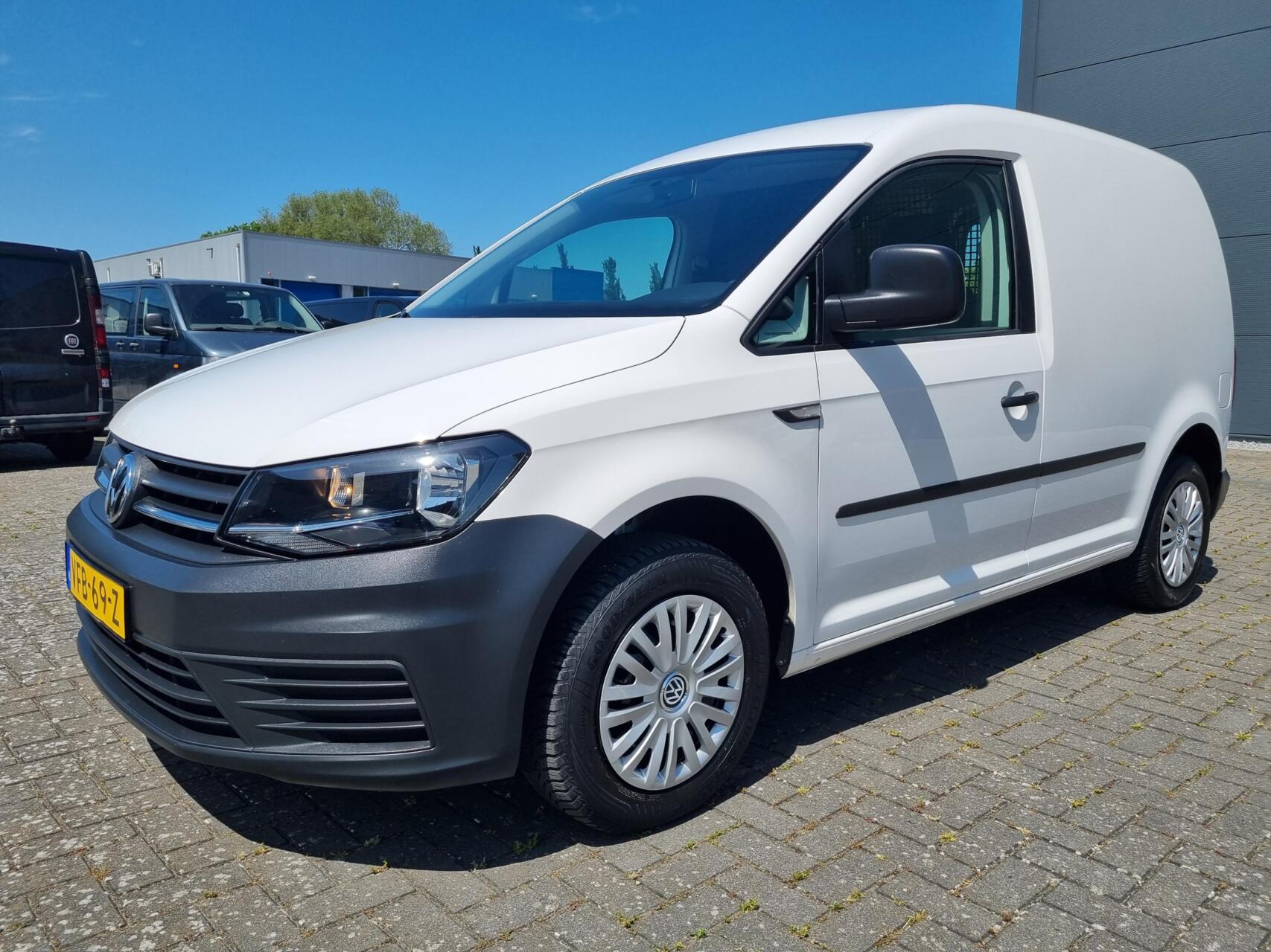 Foto van Volkswagen Caddy Modified Partition Wall
