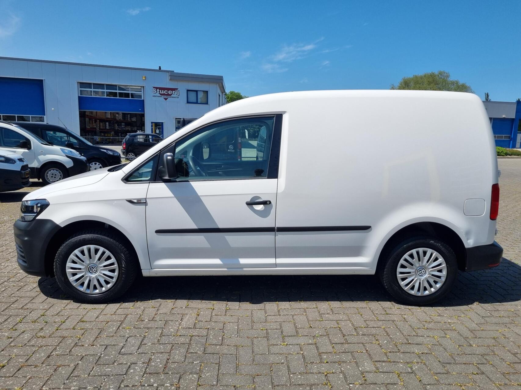 Foto van Volkswagen Caddy Modified Partition Wall